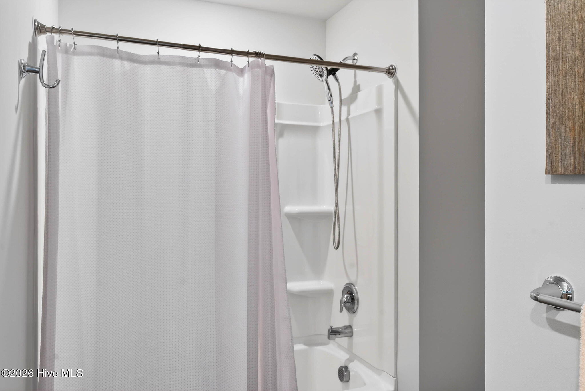 100564672 | Photo 35