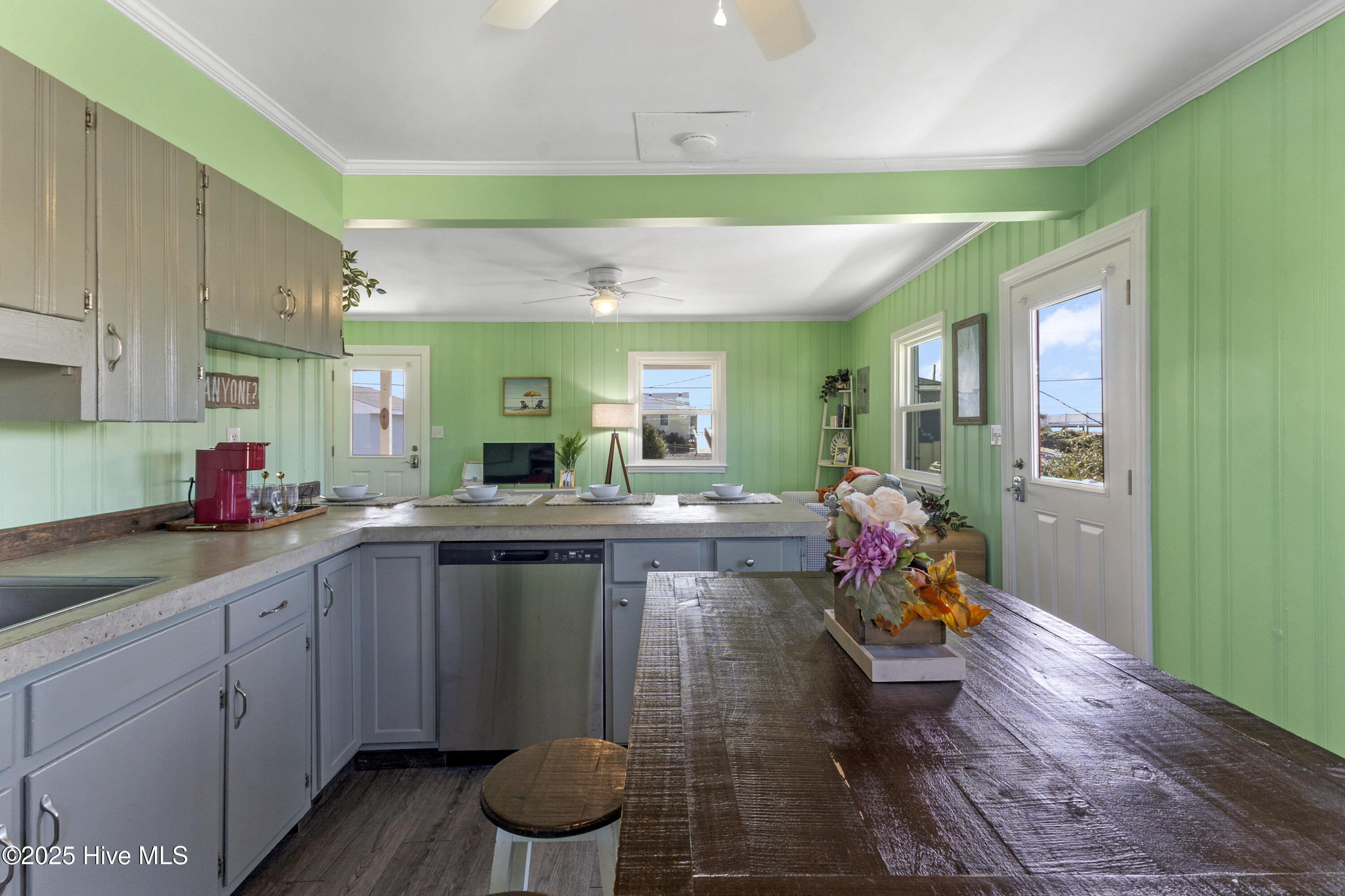 100541212 | Photo 15