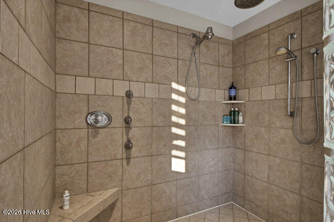 100552893 | Photo 38