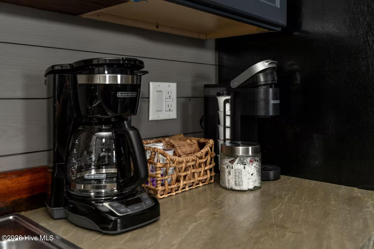 100562028 | Photo 29