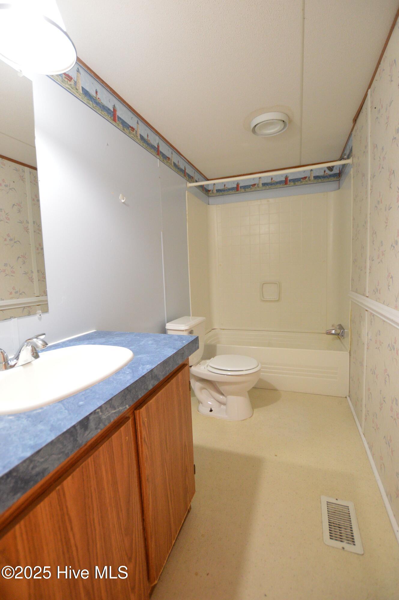 100545772 | Photo 13