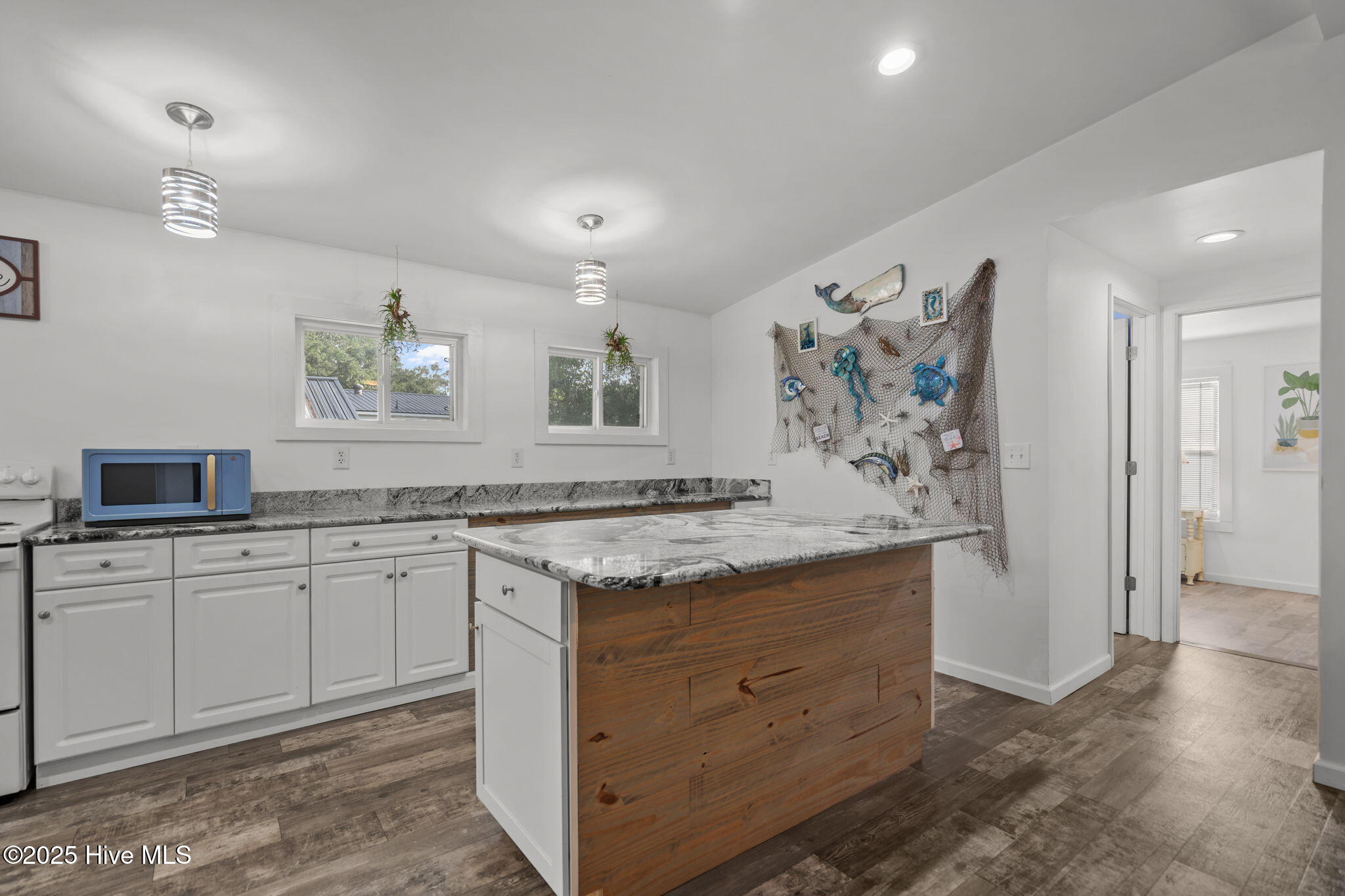 100528032 | Photo 19