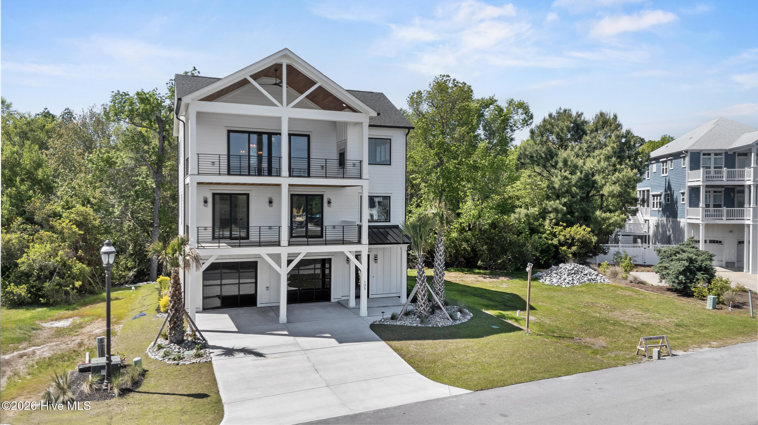 100567625 | Photo 51