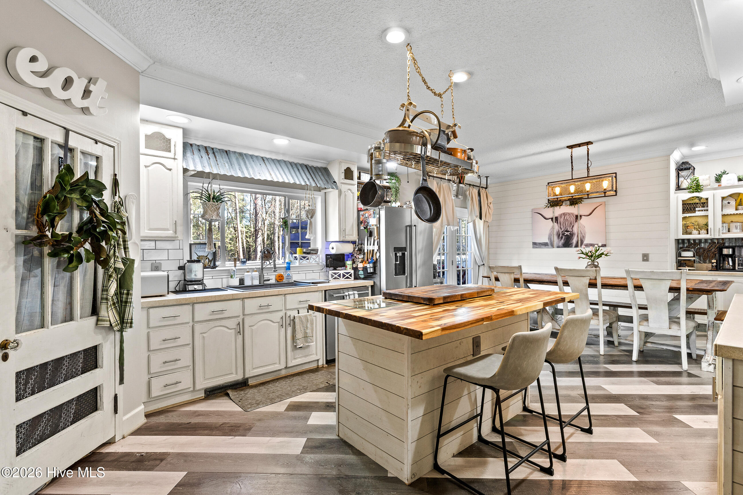 100559126 | Photo 11