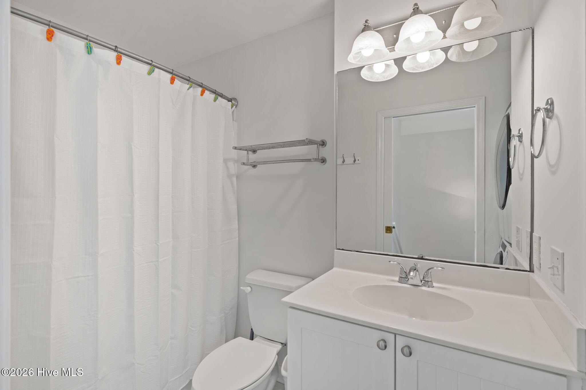 100563044 | Photo 30