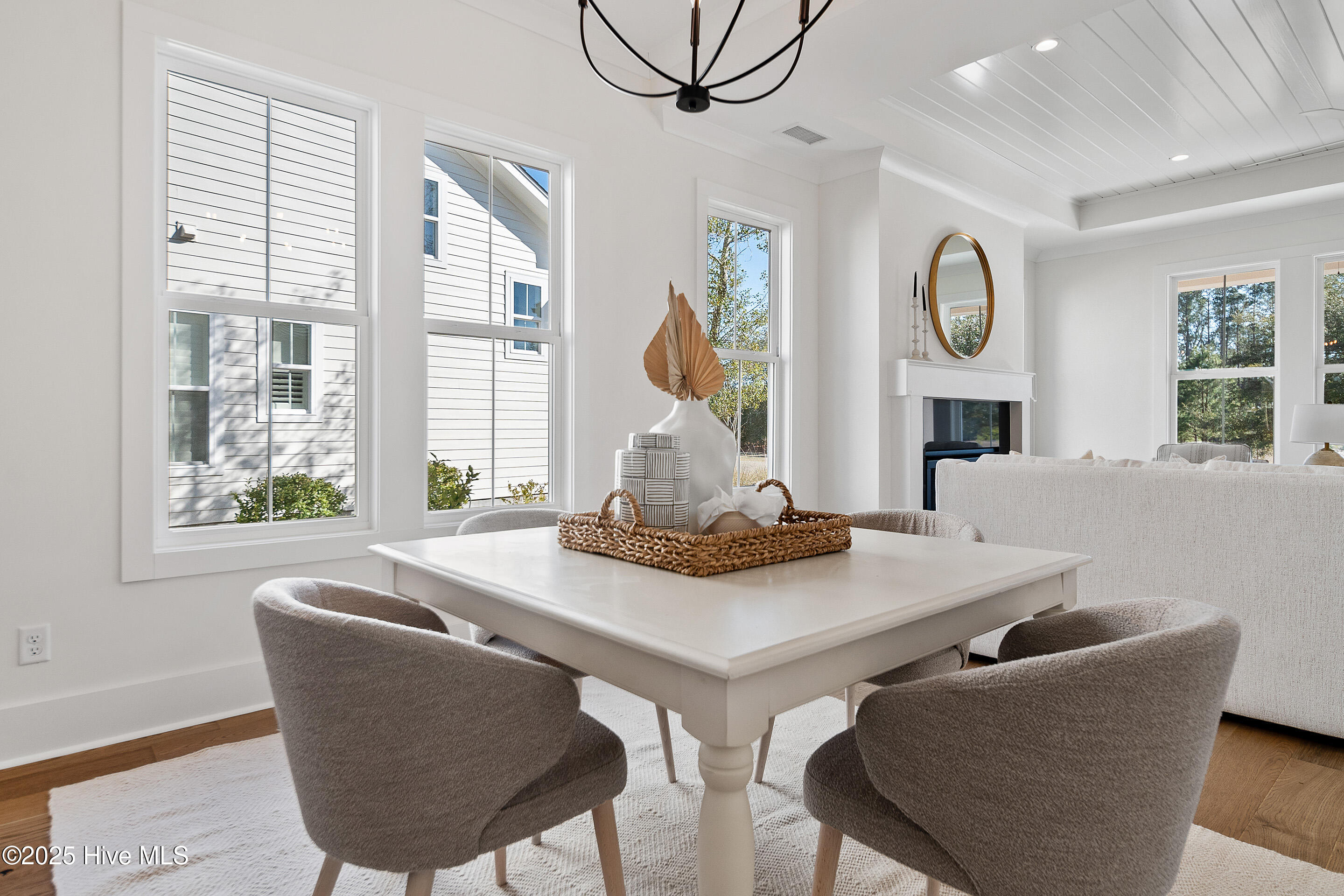 100454748 | Photo 18