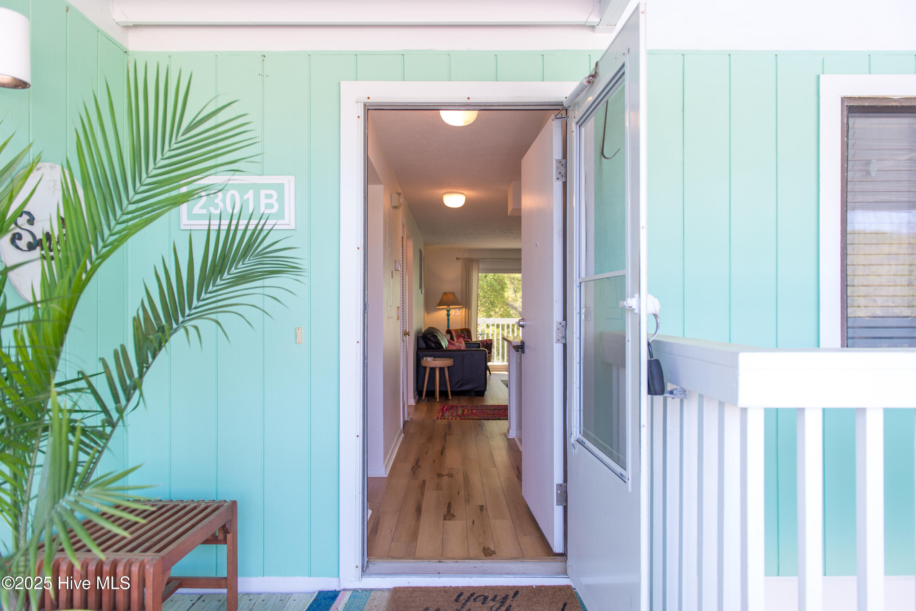 100556360 | Photo 14