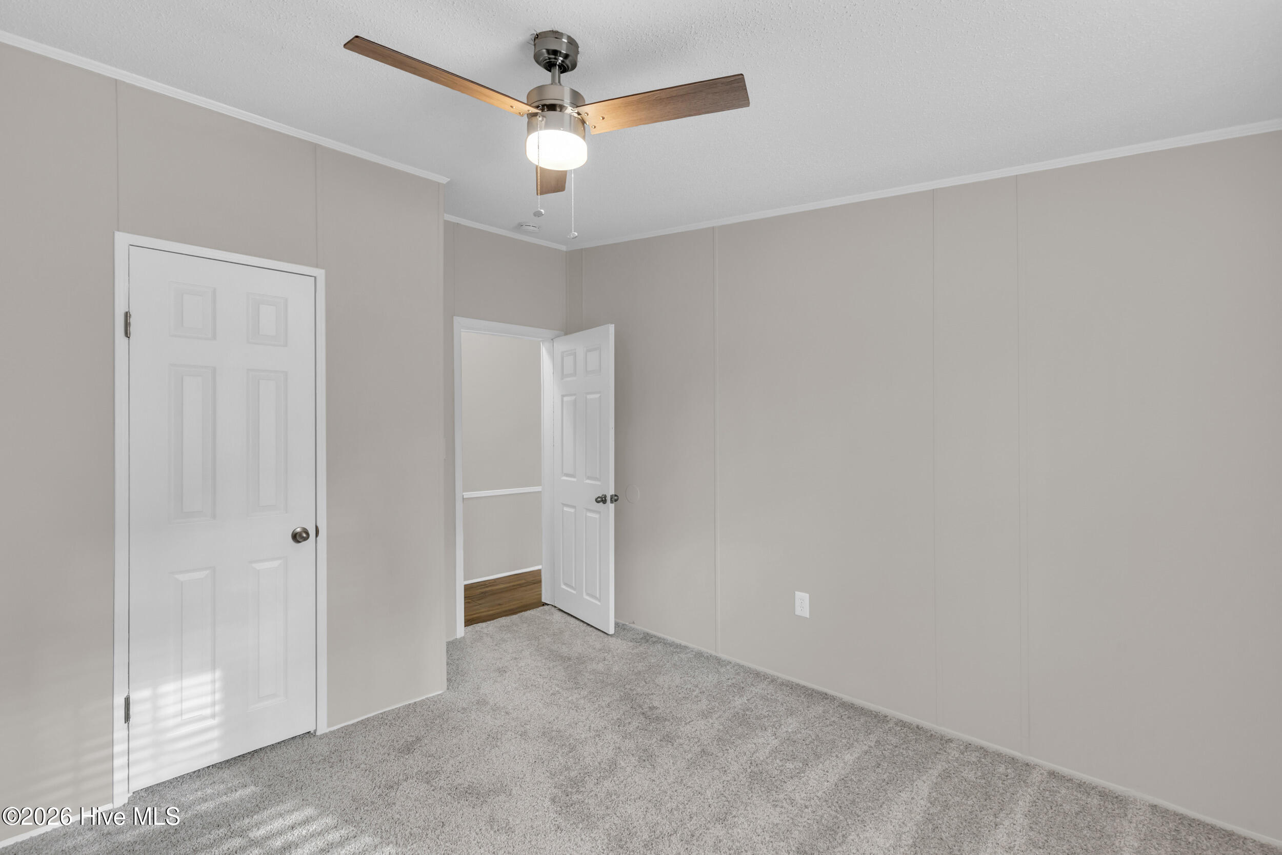 100550354 | Photo 21