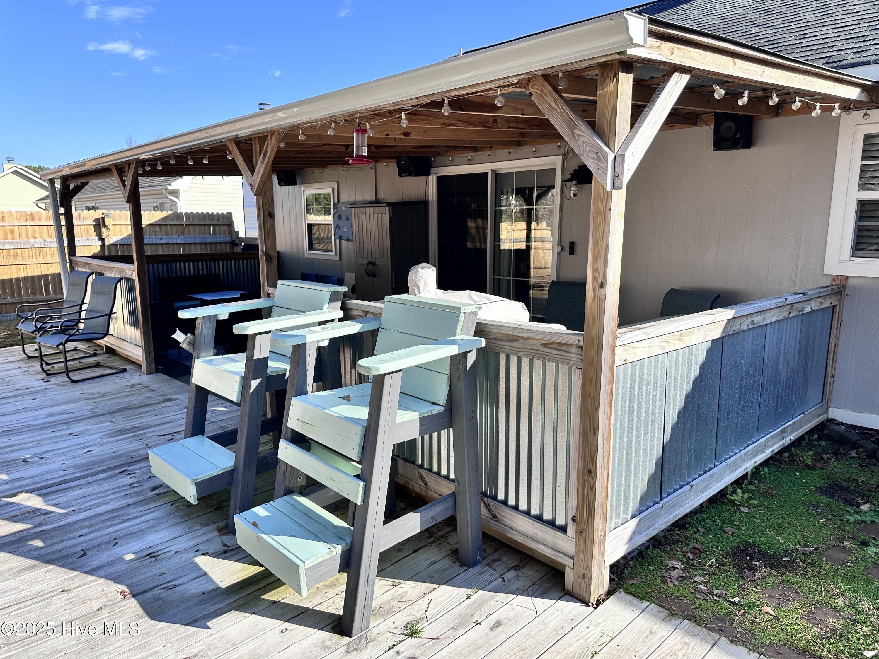 100546985 | Photo 36