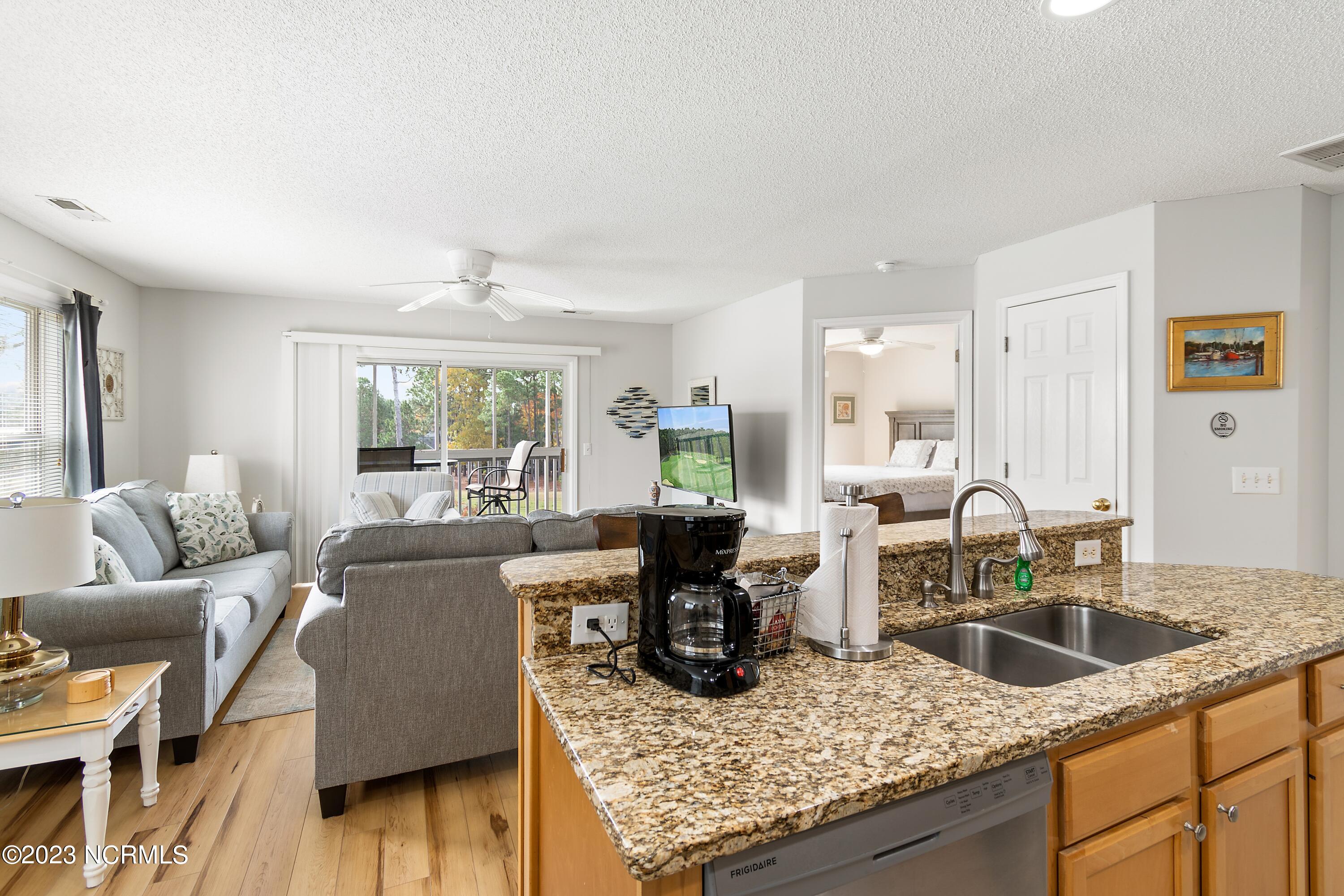 100564756 | Photo 11