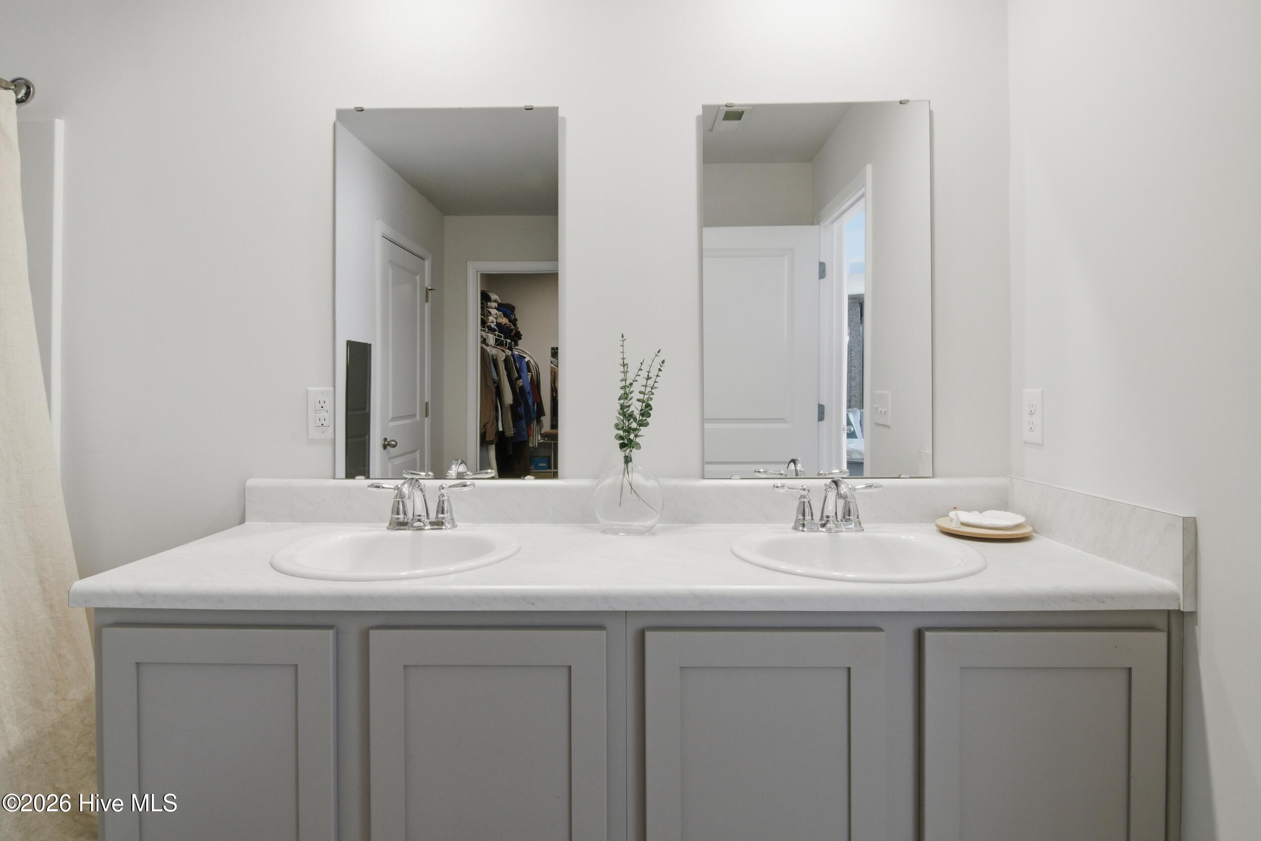 100552197 | Photo 17