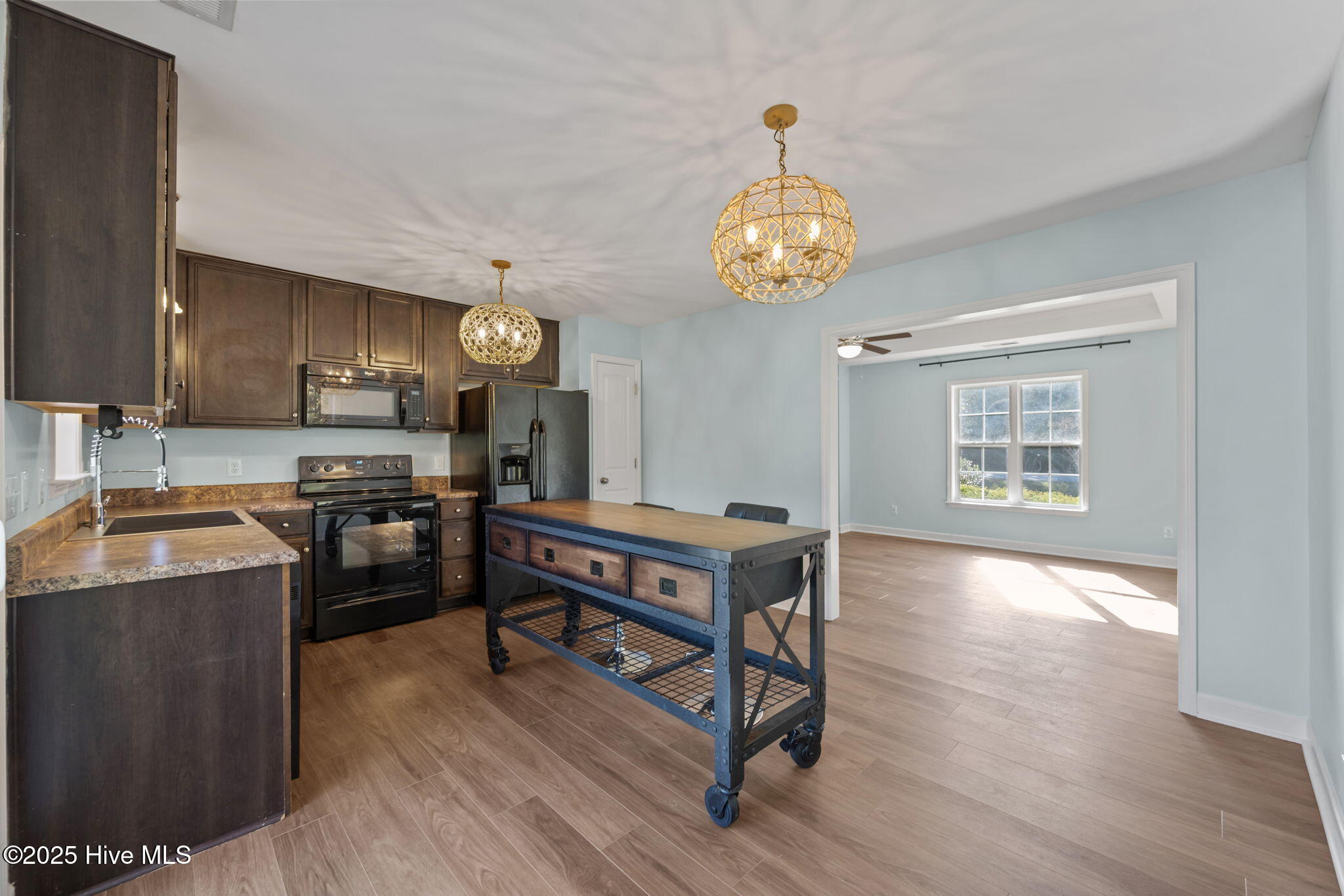 100540961 | Photo 10