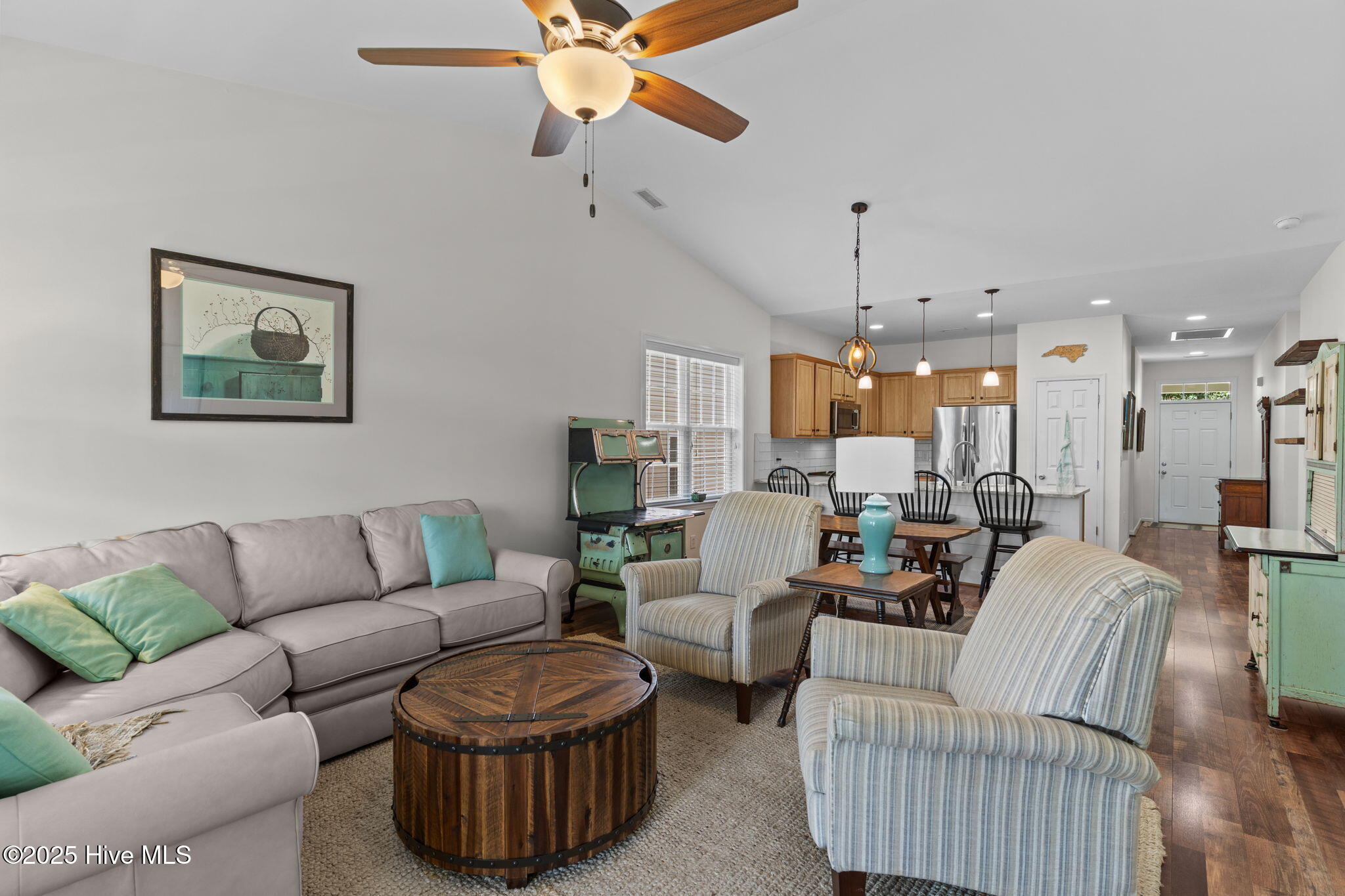 100522397 | Photo 19