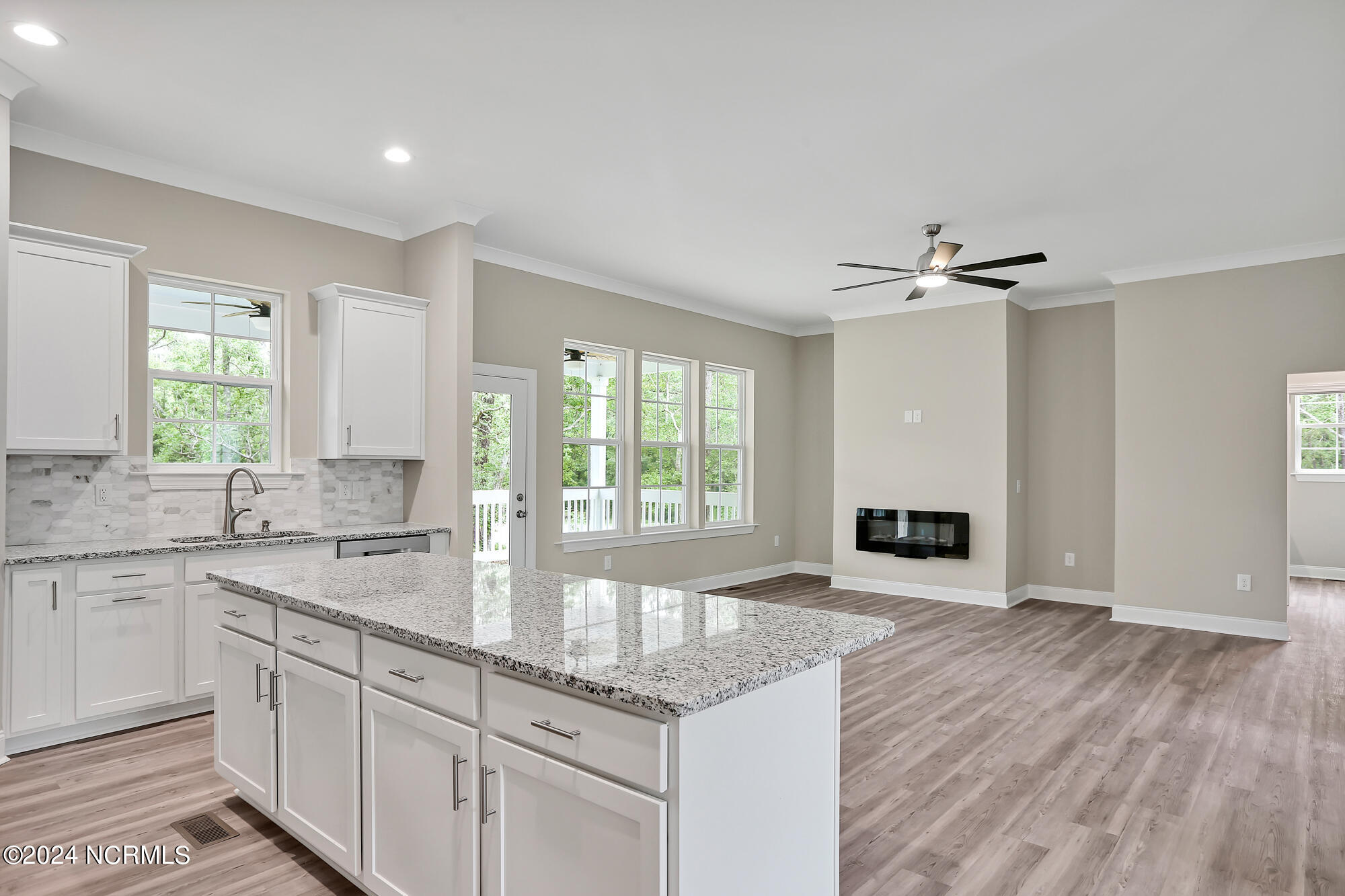 100471583 | Photo 16