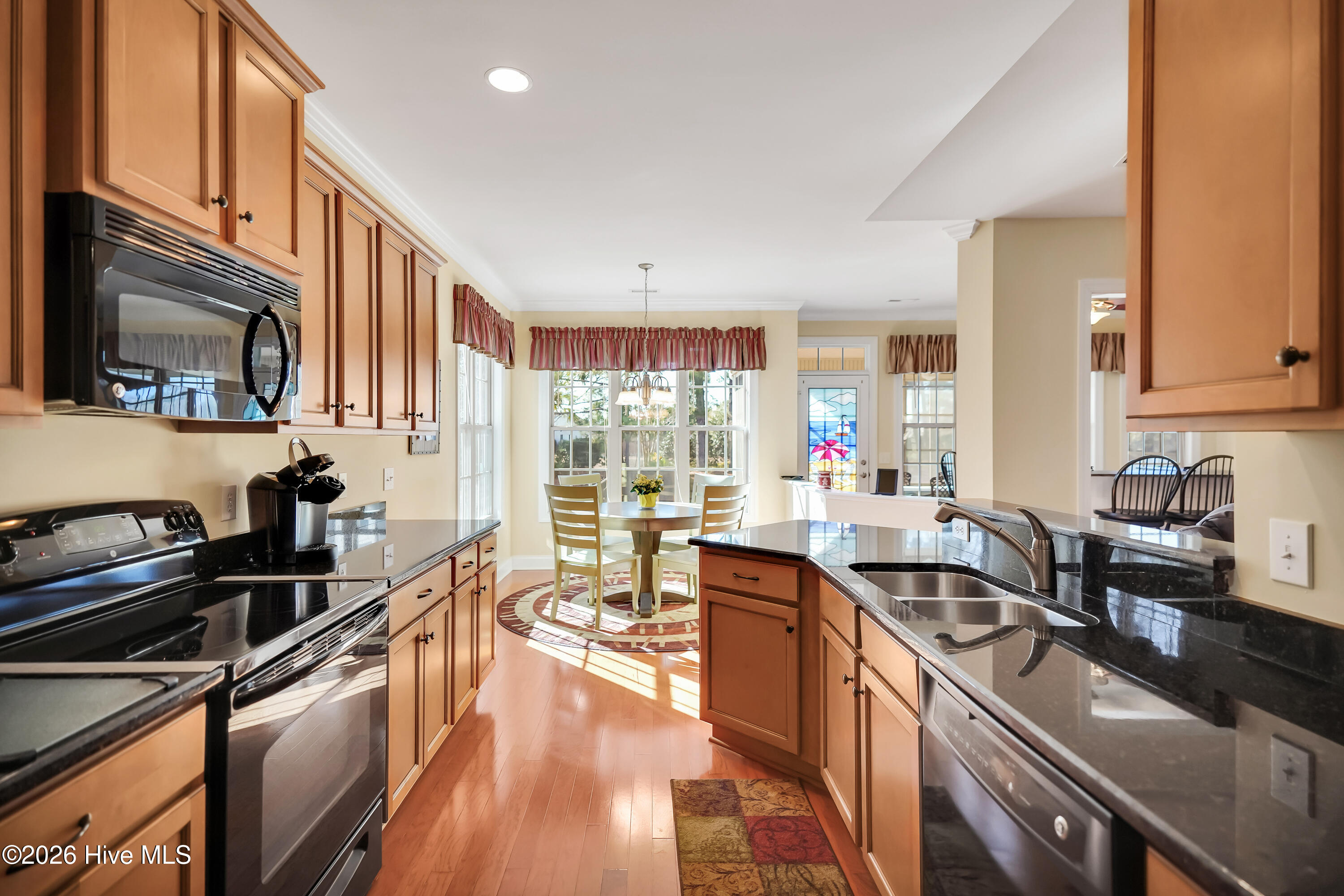 100547997 | Photo 14