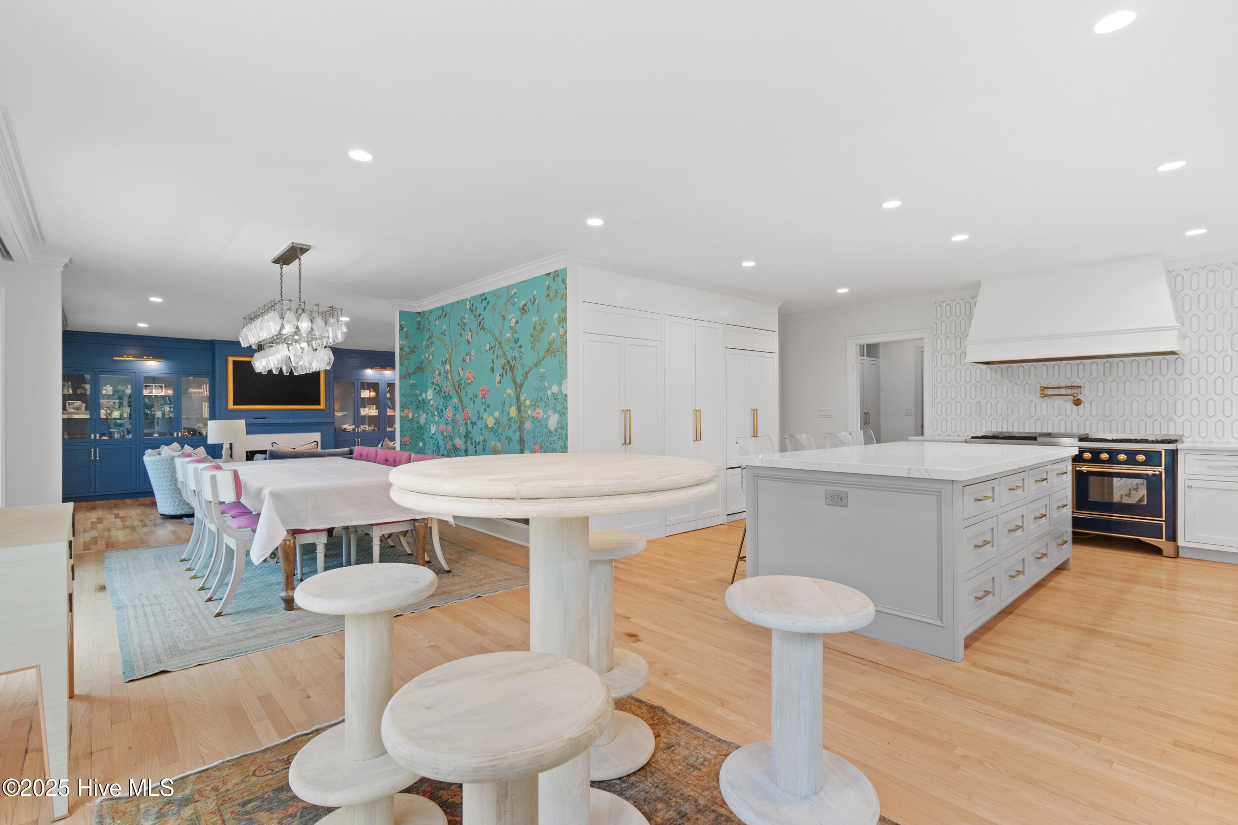 100534920 | Photo 29