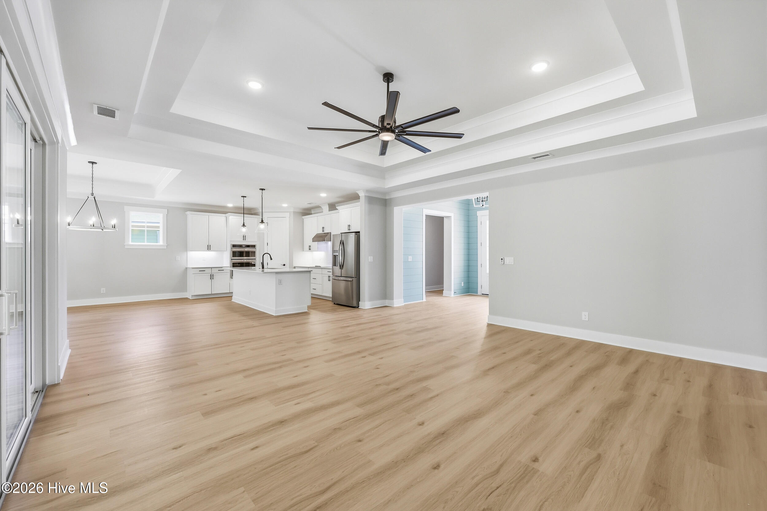 100551665 | Photo 18