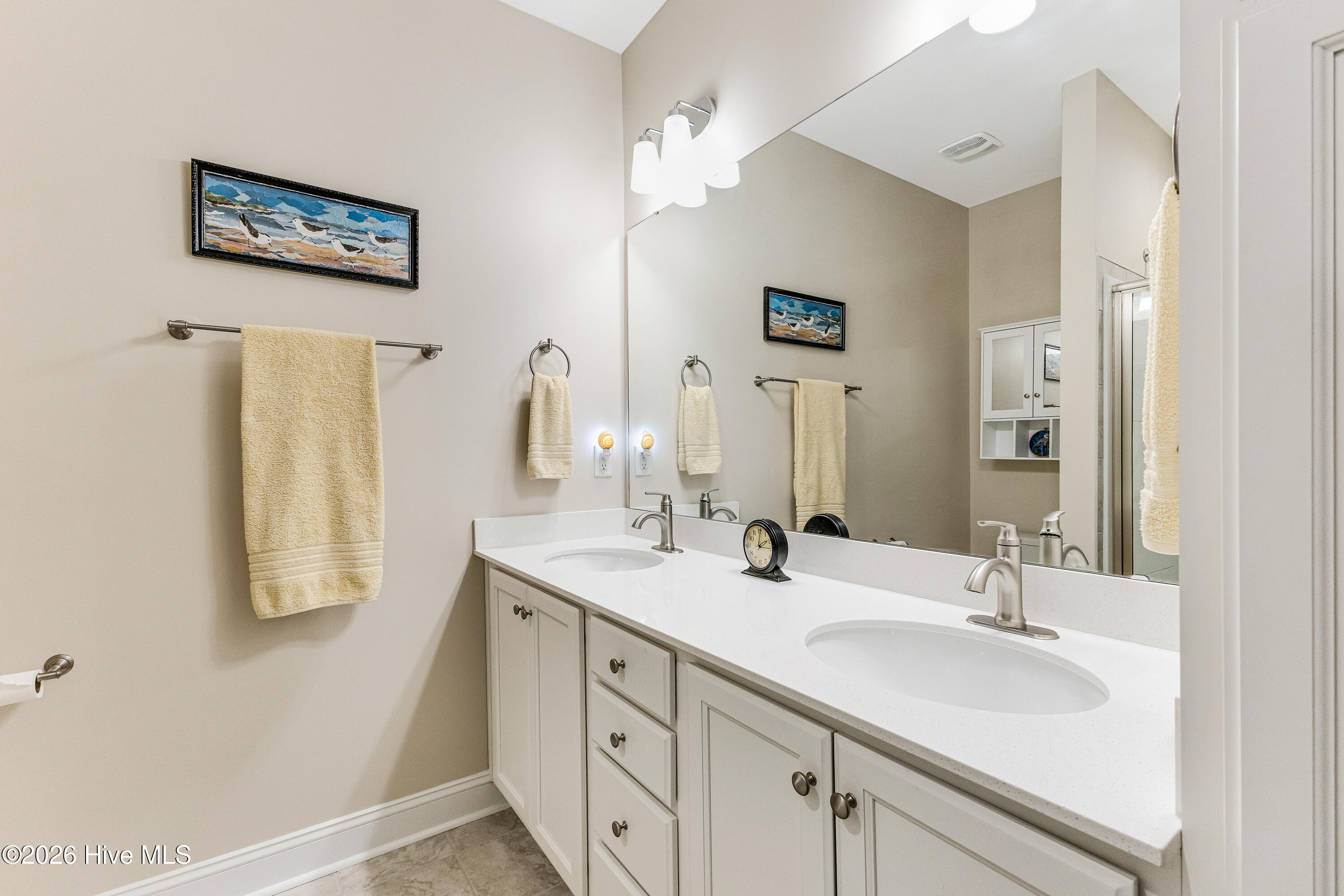 100565599 | Photo 26