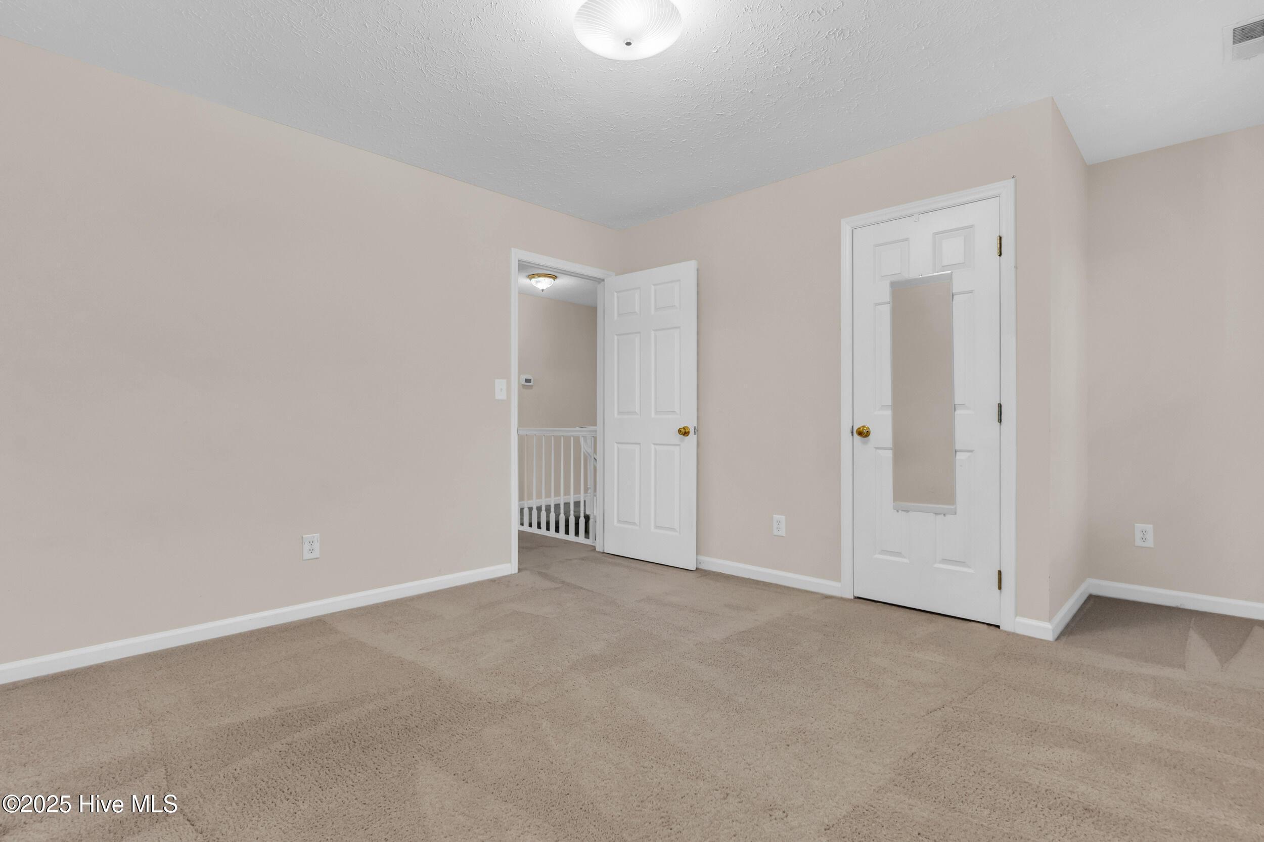 100545048 | Photo 31