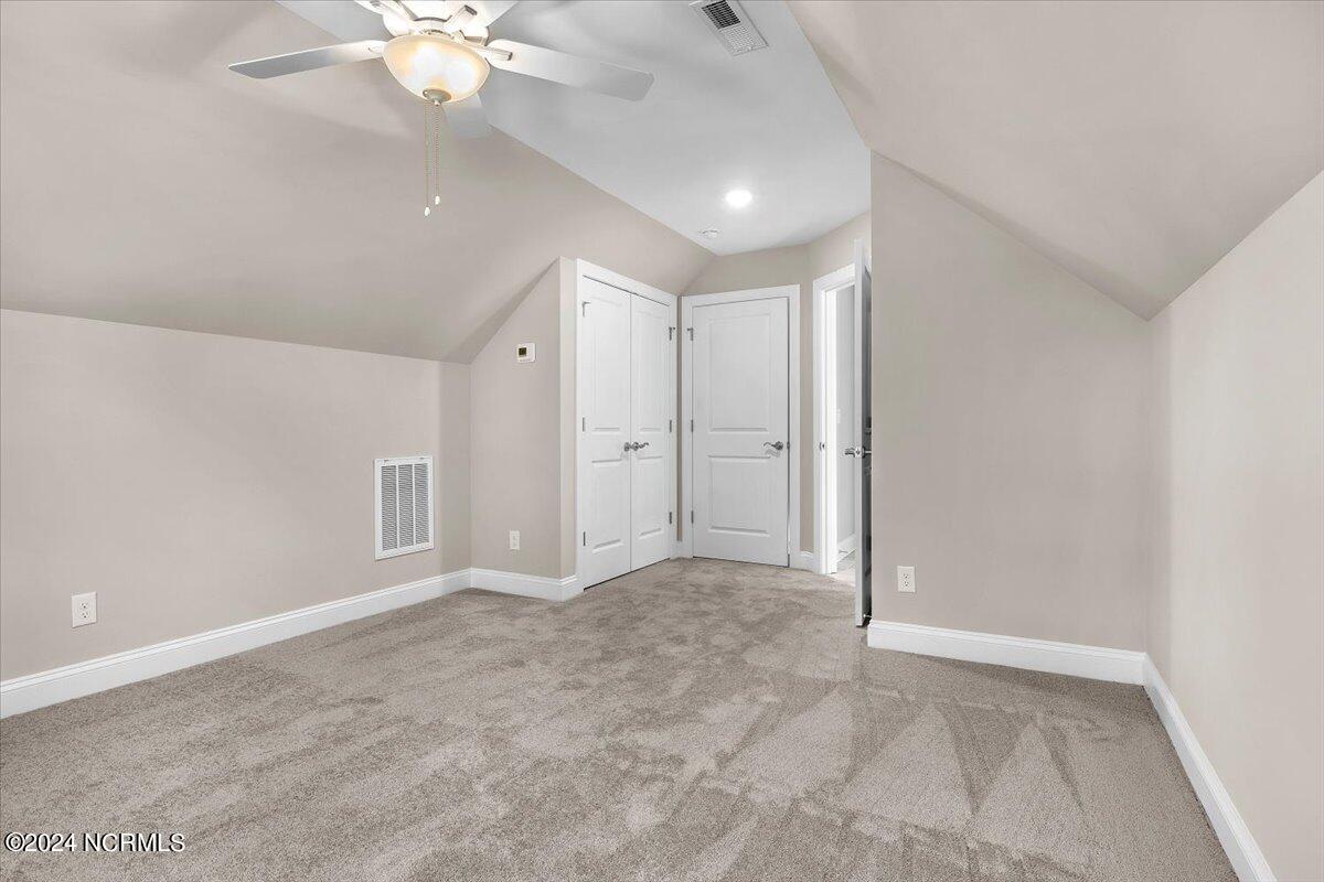 100535365 | Photo 44