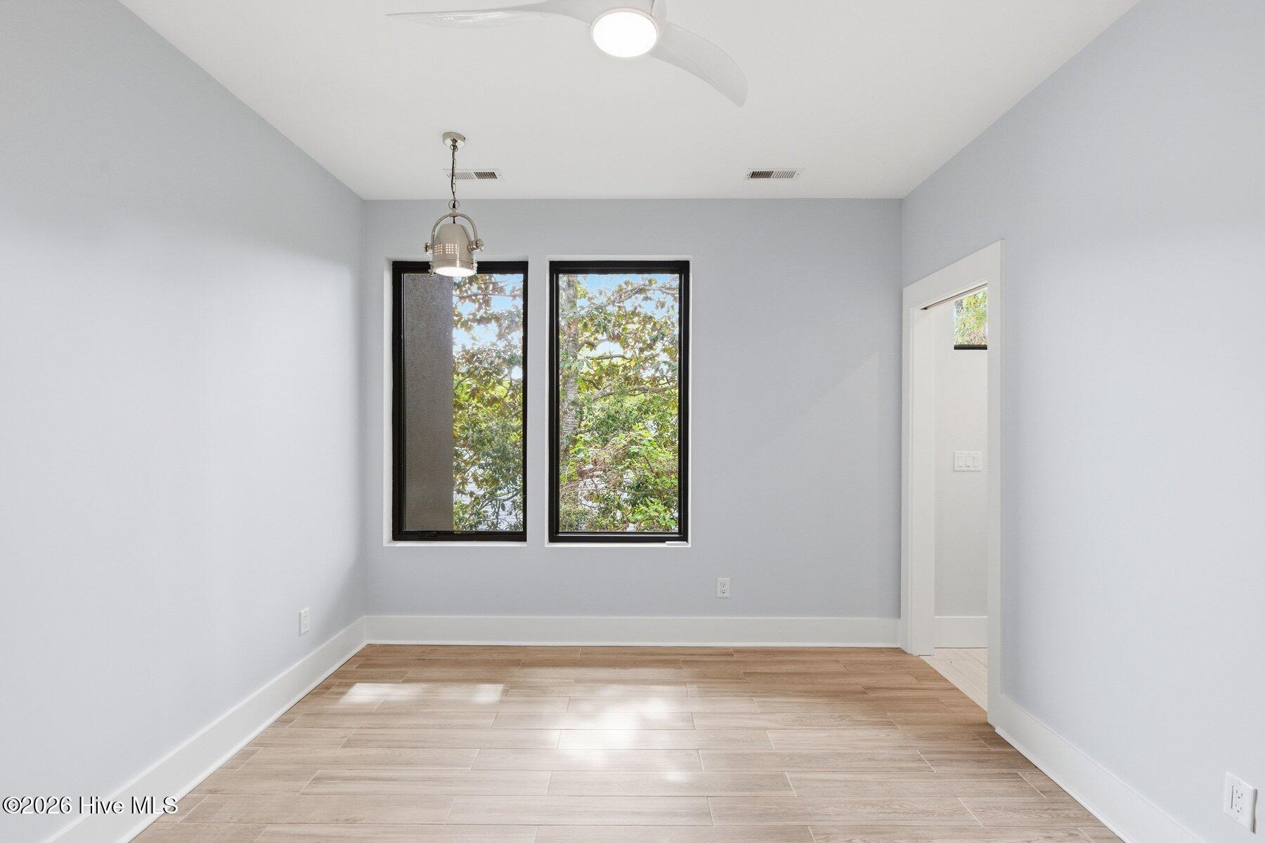 100566694 | Photo 34