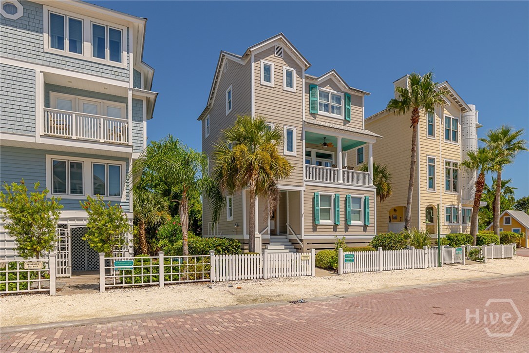 Property at 6 Coast Cottage Lane