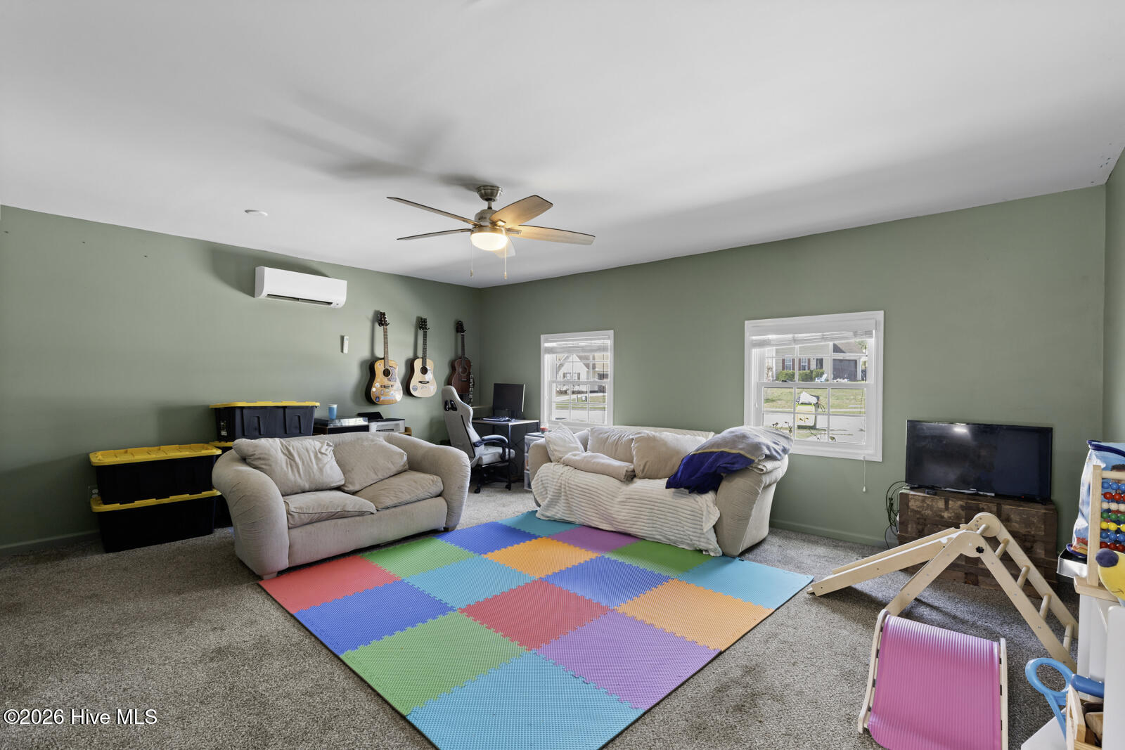 100565637 | Photo 11