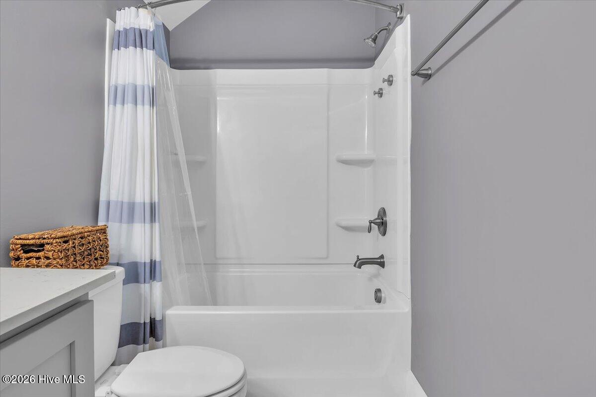 100569276 | Photo 42