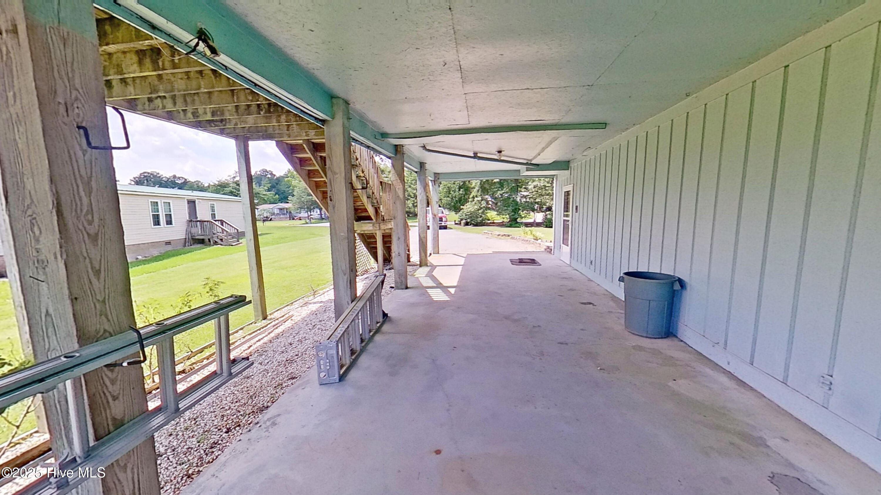 100543059 | Photo 40