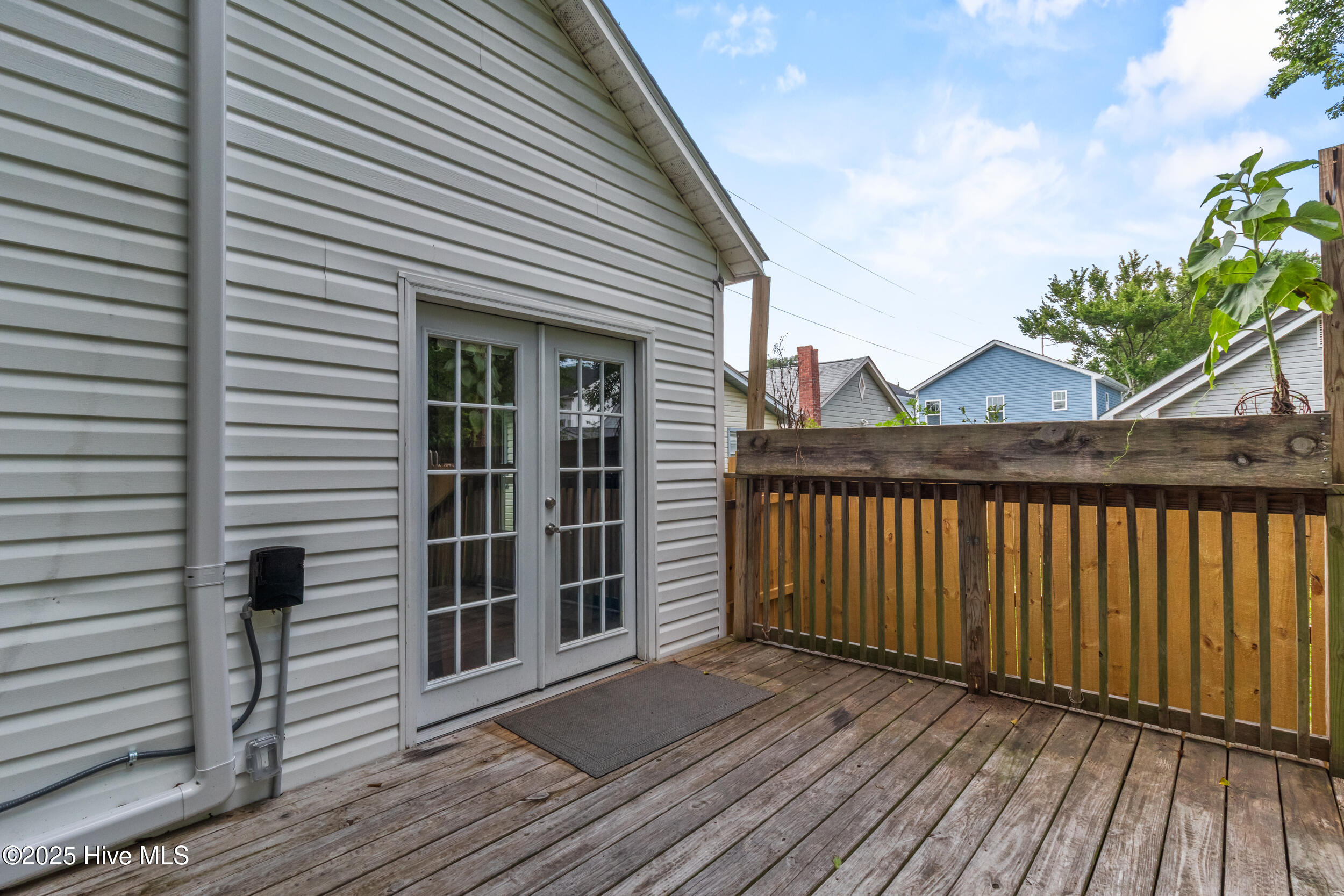 100544769 | Photo 23