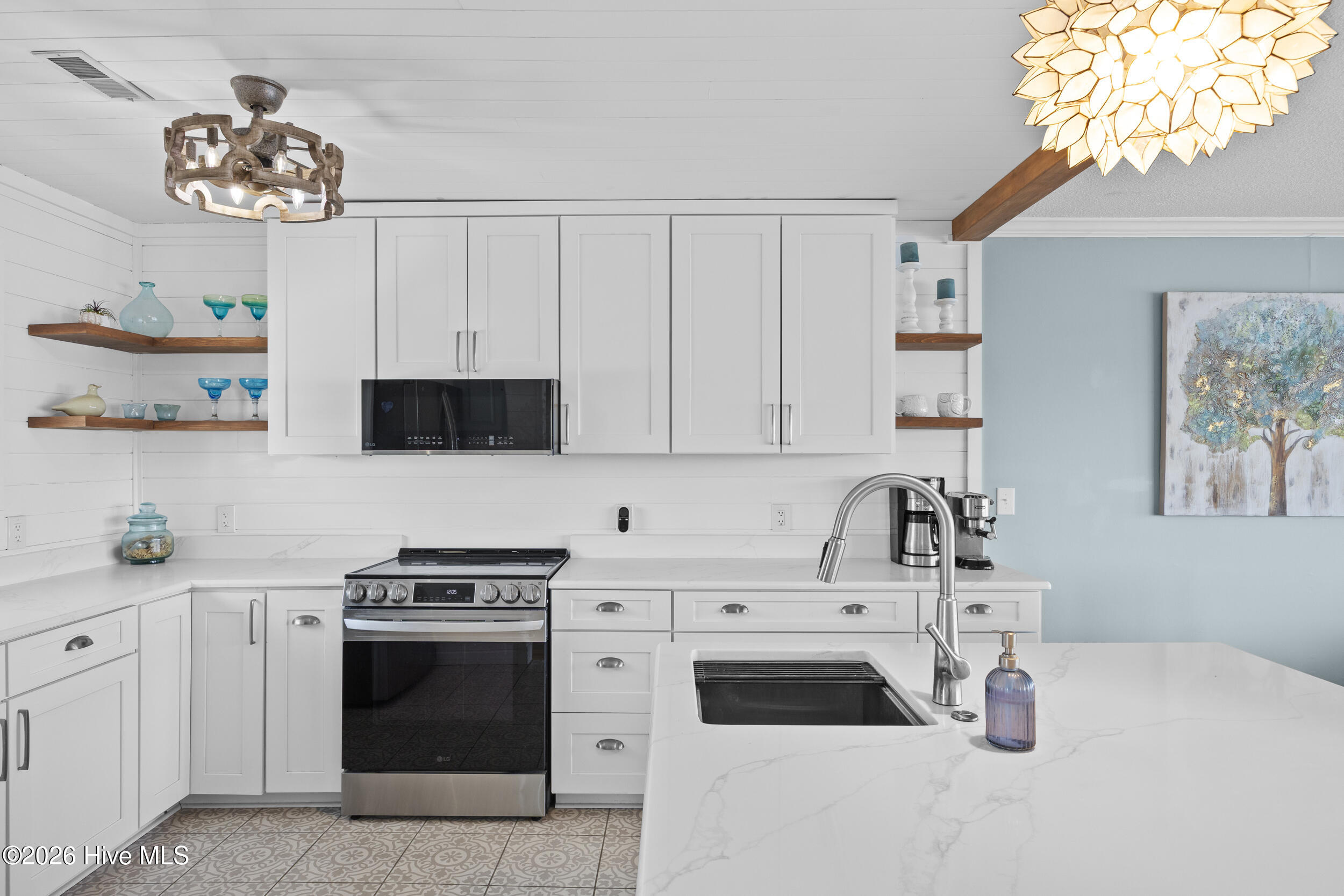 100559474 | Photo 26