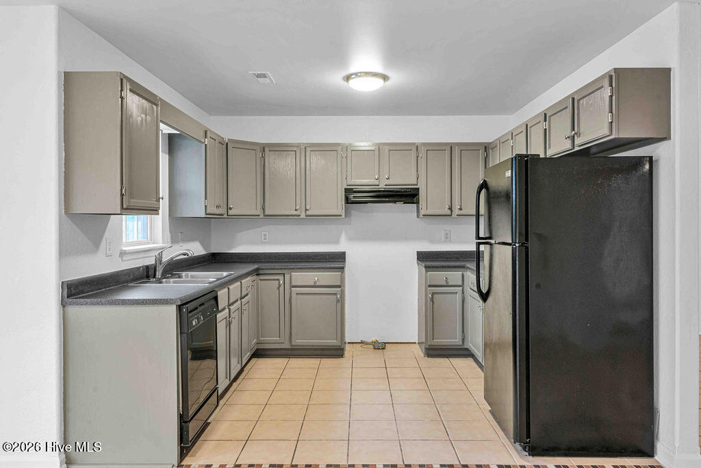 100557363 | Photo 11