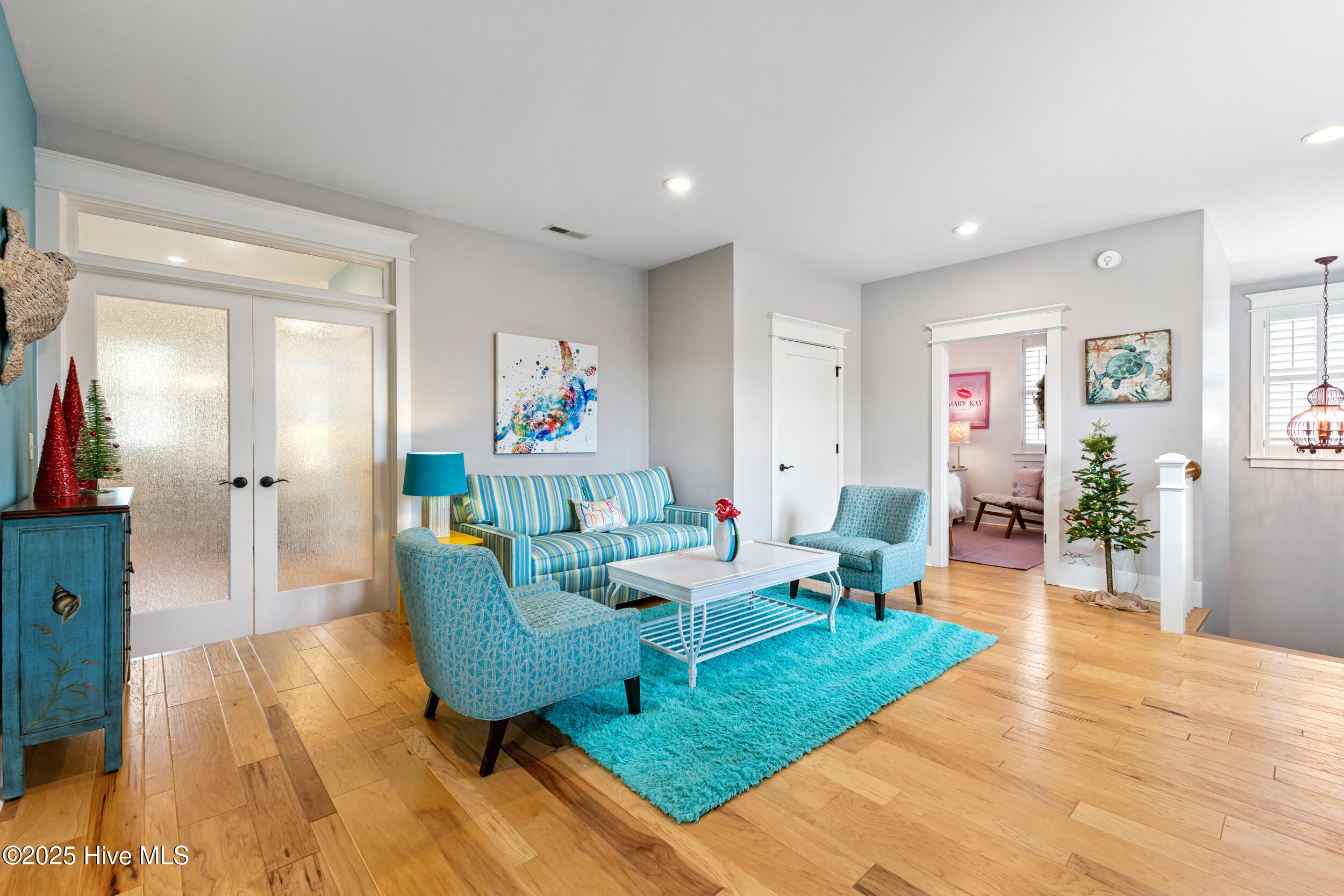 100543179 | Photo 37