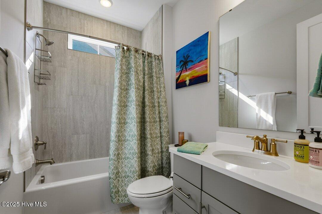 100543615 | Photo 30