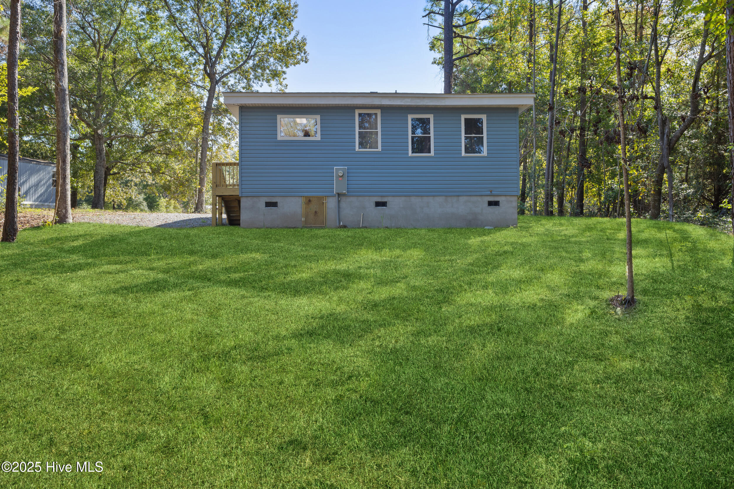 100535191 | Photo 30