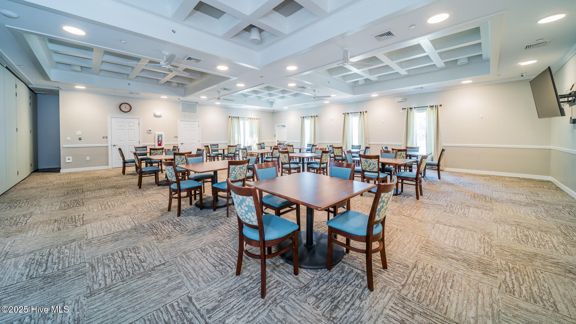 100539761 | Photo 26