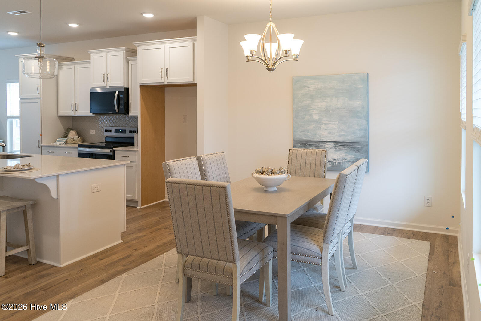 100547743 | Photo 12