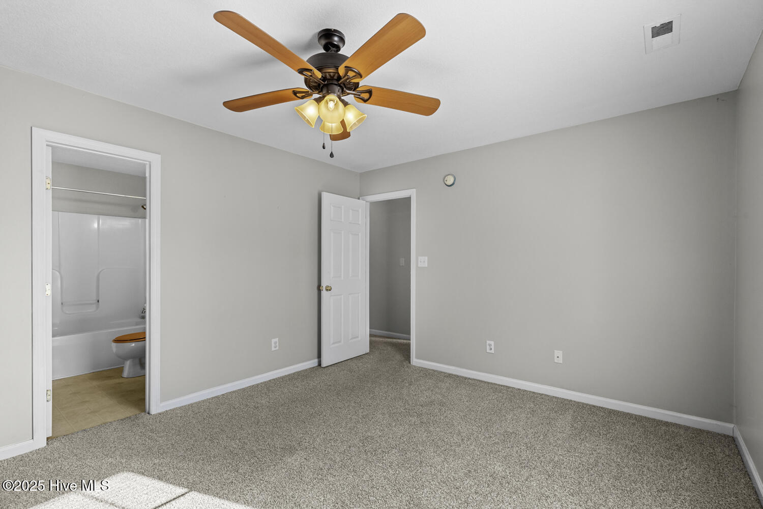 100545321 | Photo 21