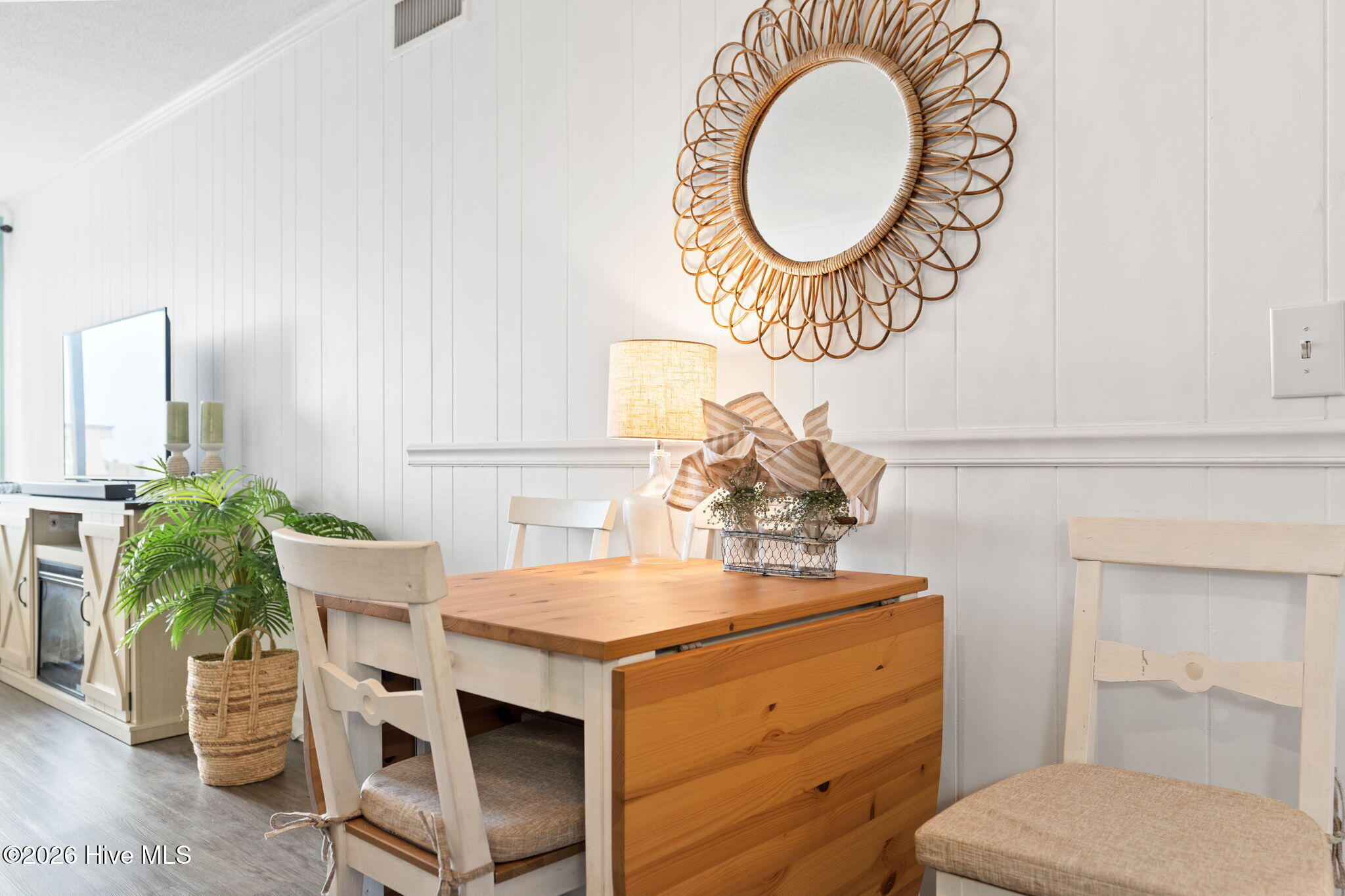 100559317 | Photo 12