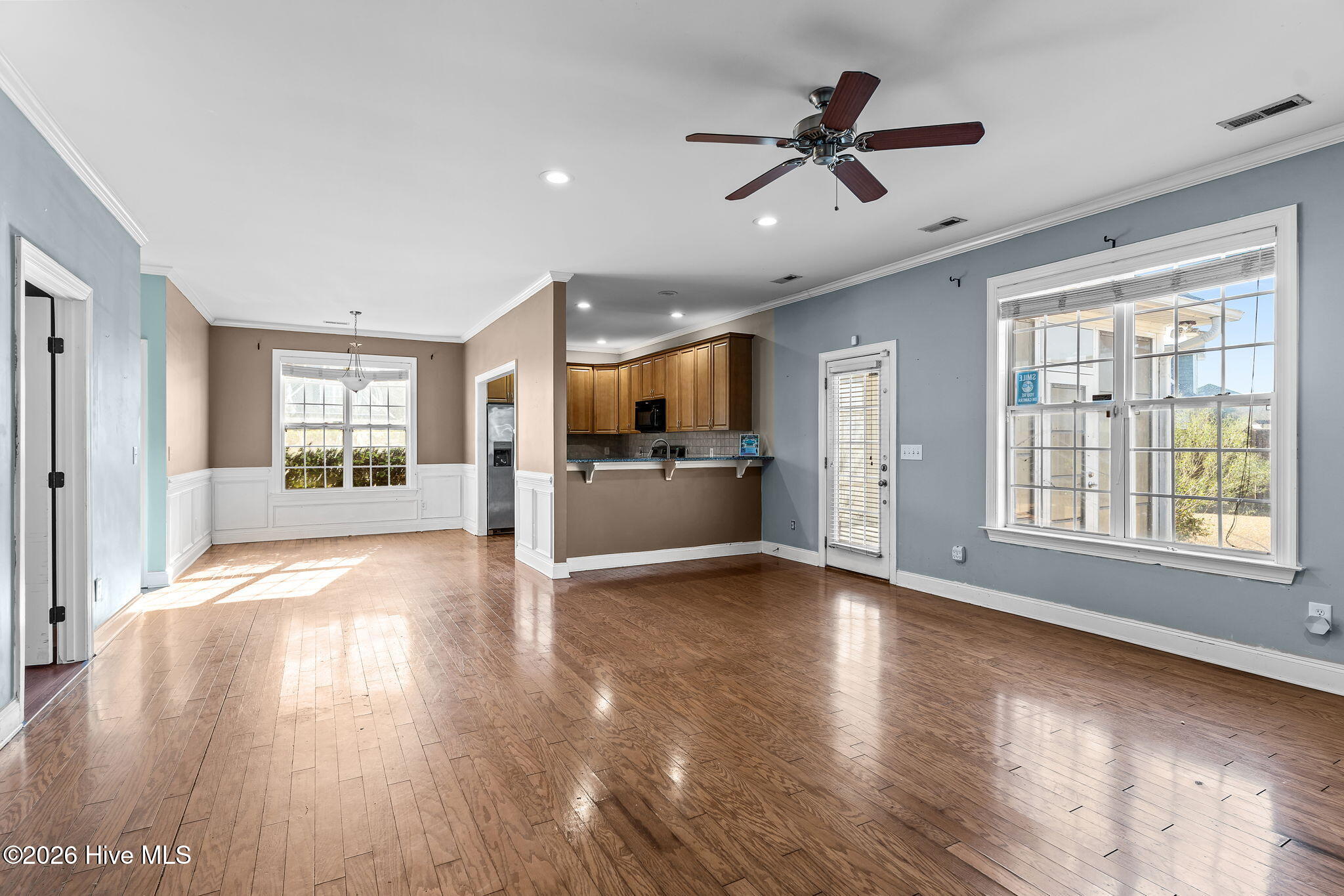 100542717 | Photo 15