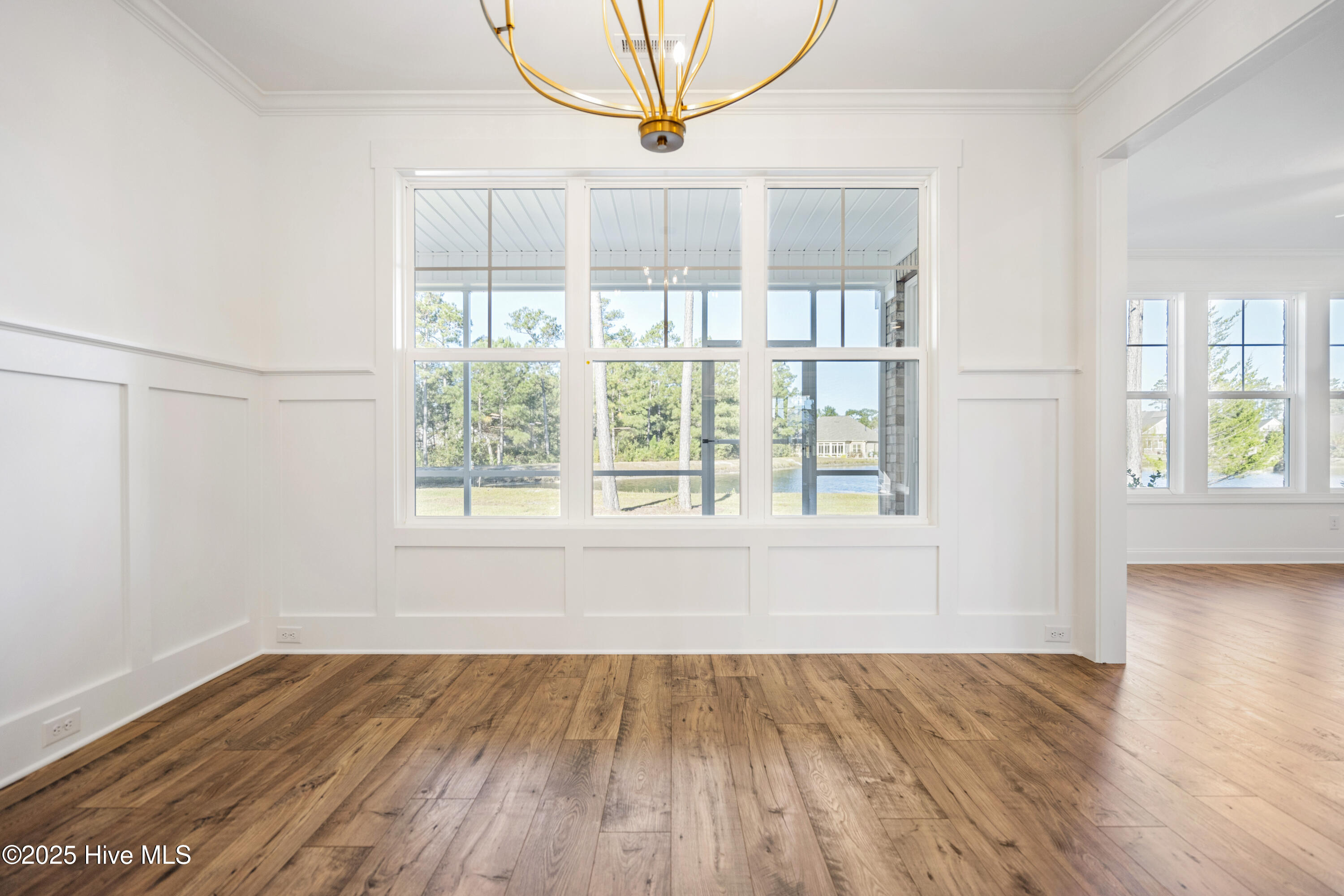 100493135 | Photo 17