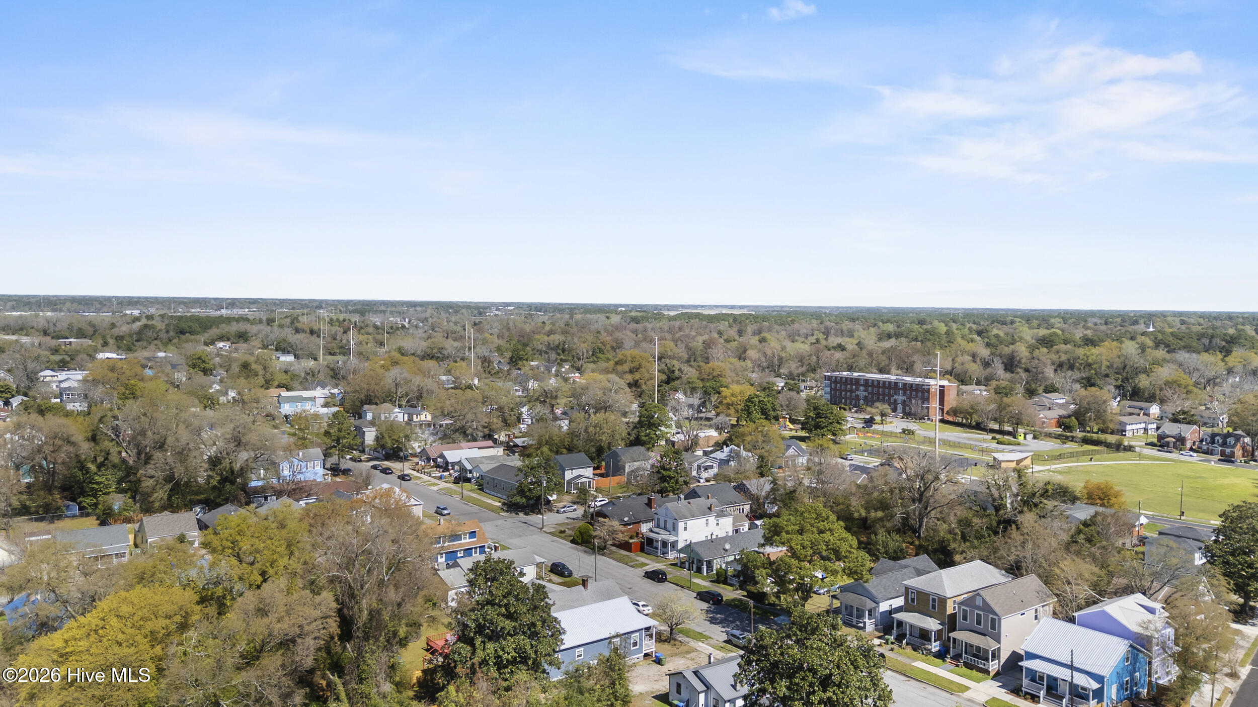 100563467 | Photo 33