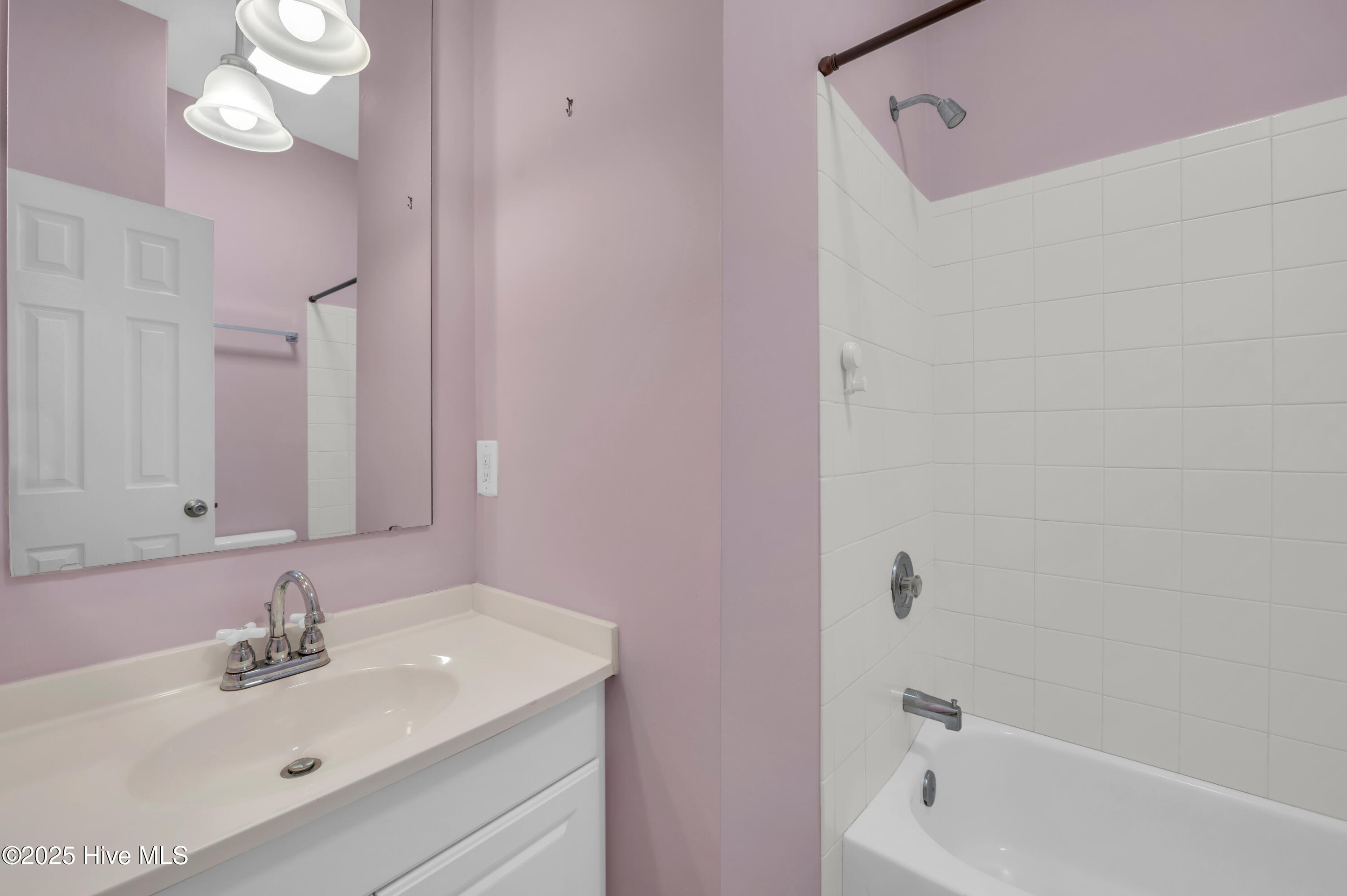 100543945 | Photo 23