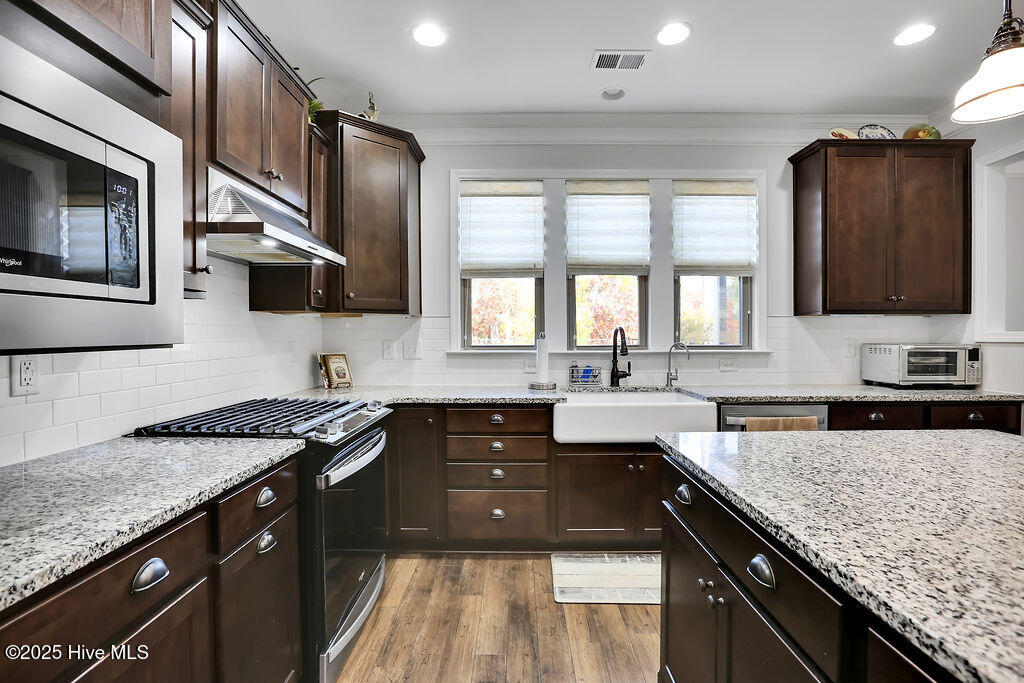 100546286 | Photo 13