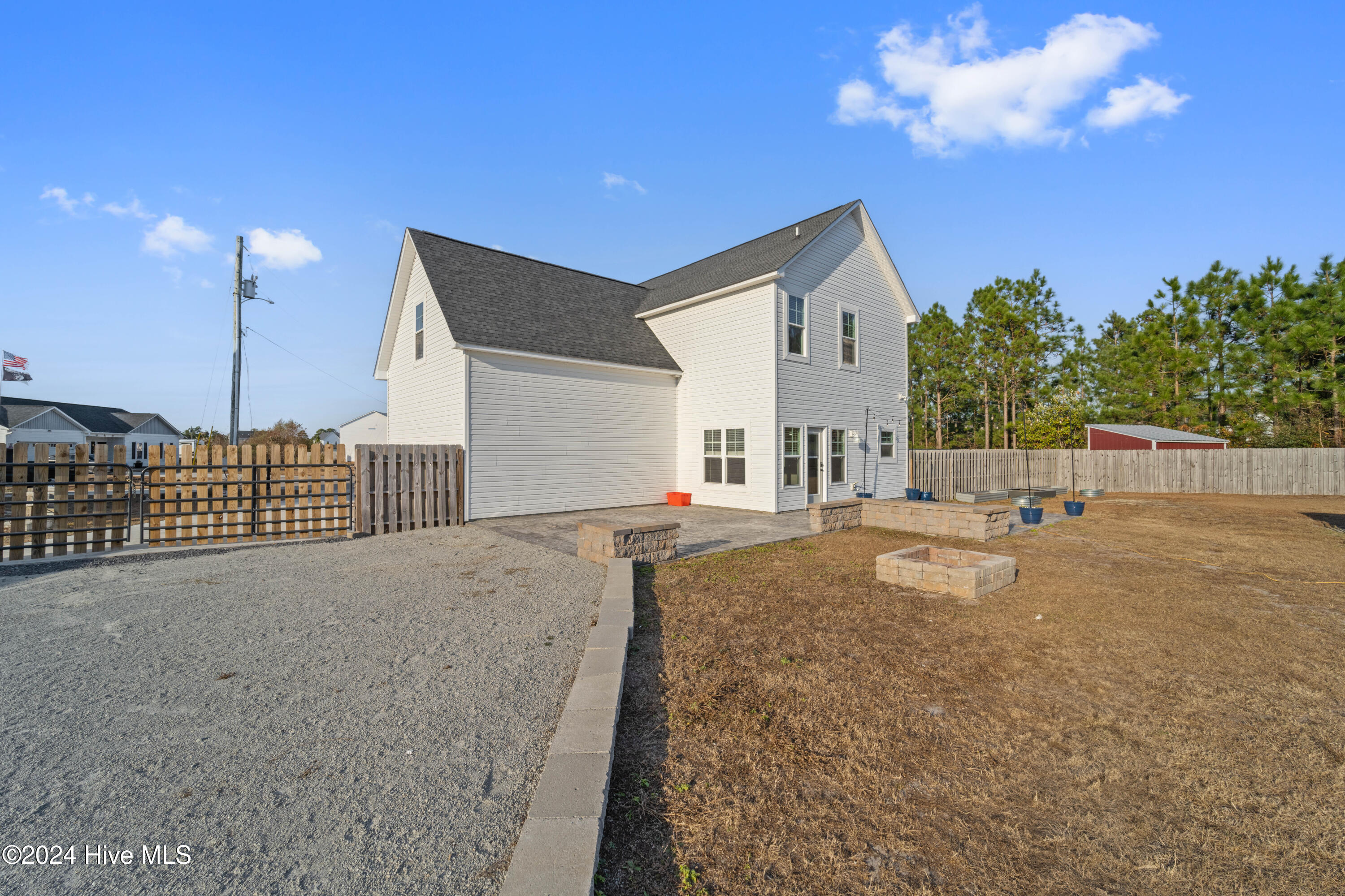 100548081 | Photo 15