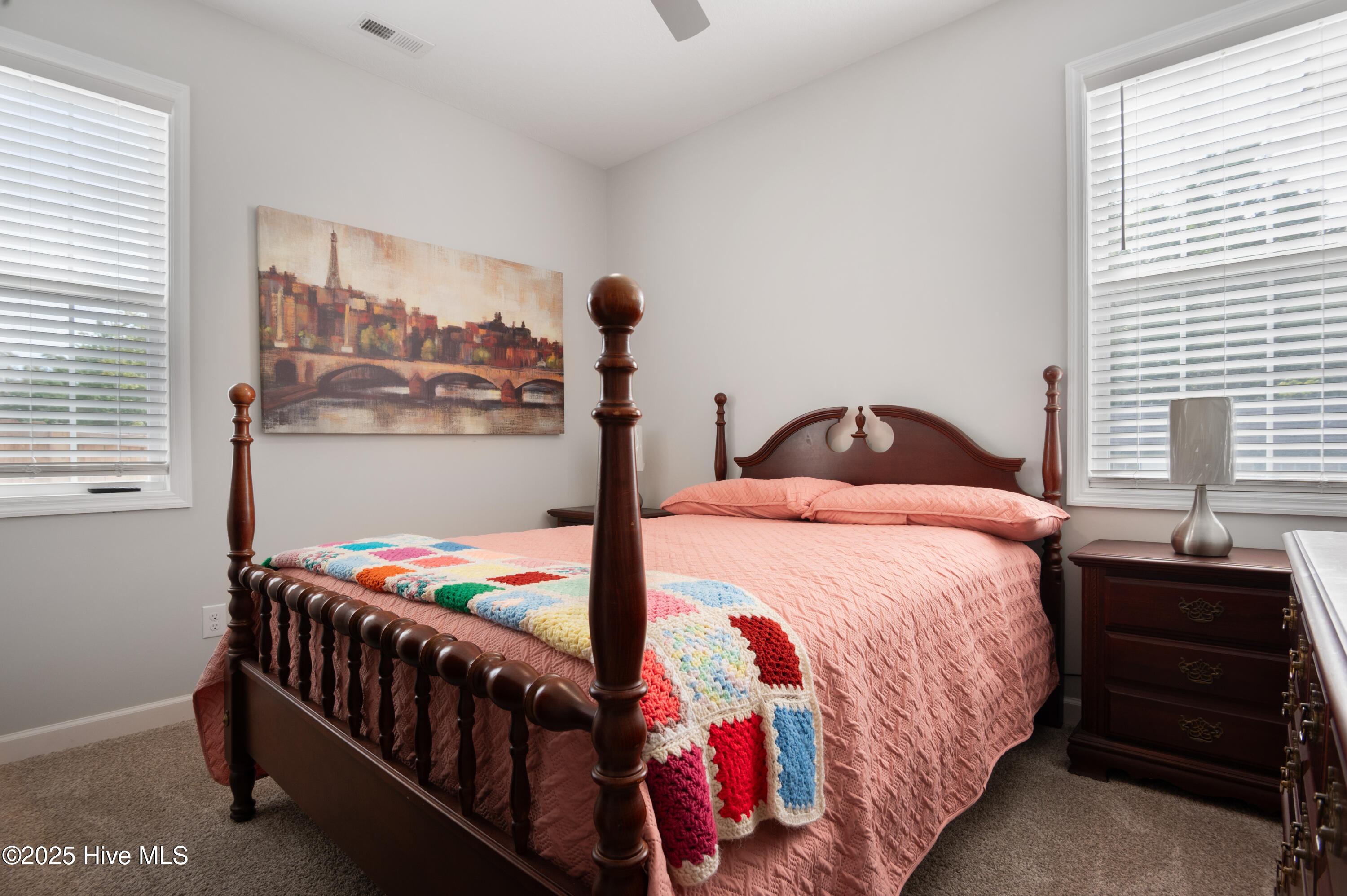 100527902 | Photo 28