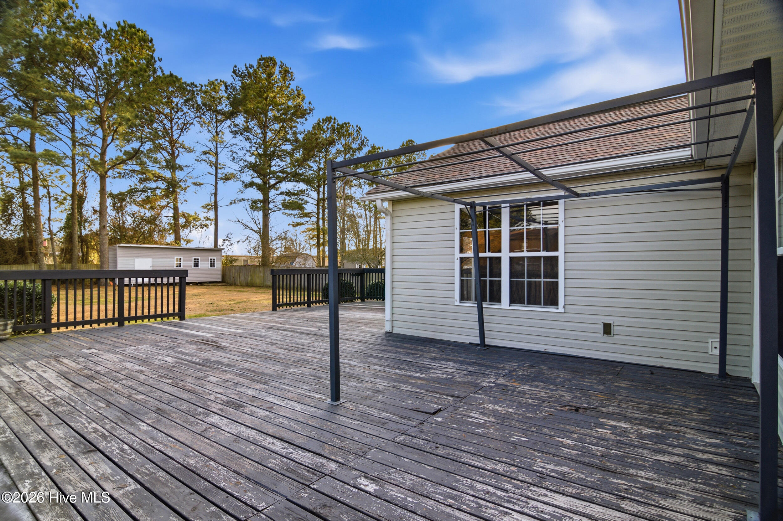 100548573 | Photo 35