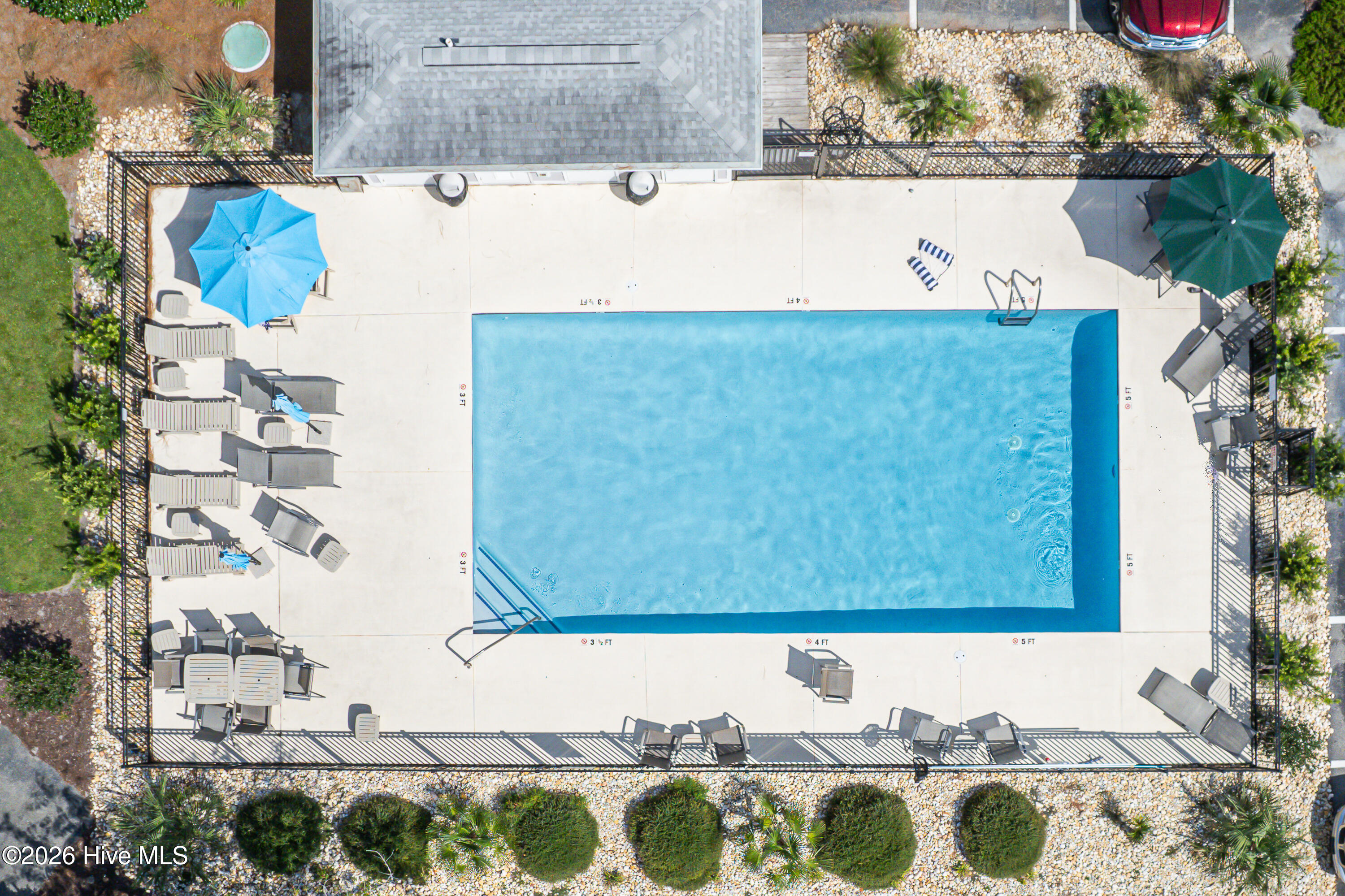 100562501 | Photo 50