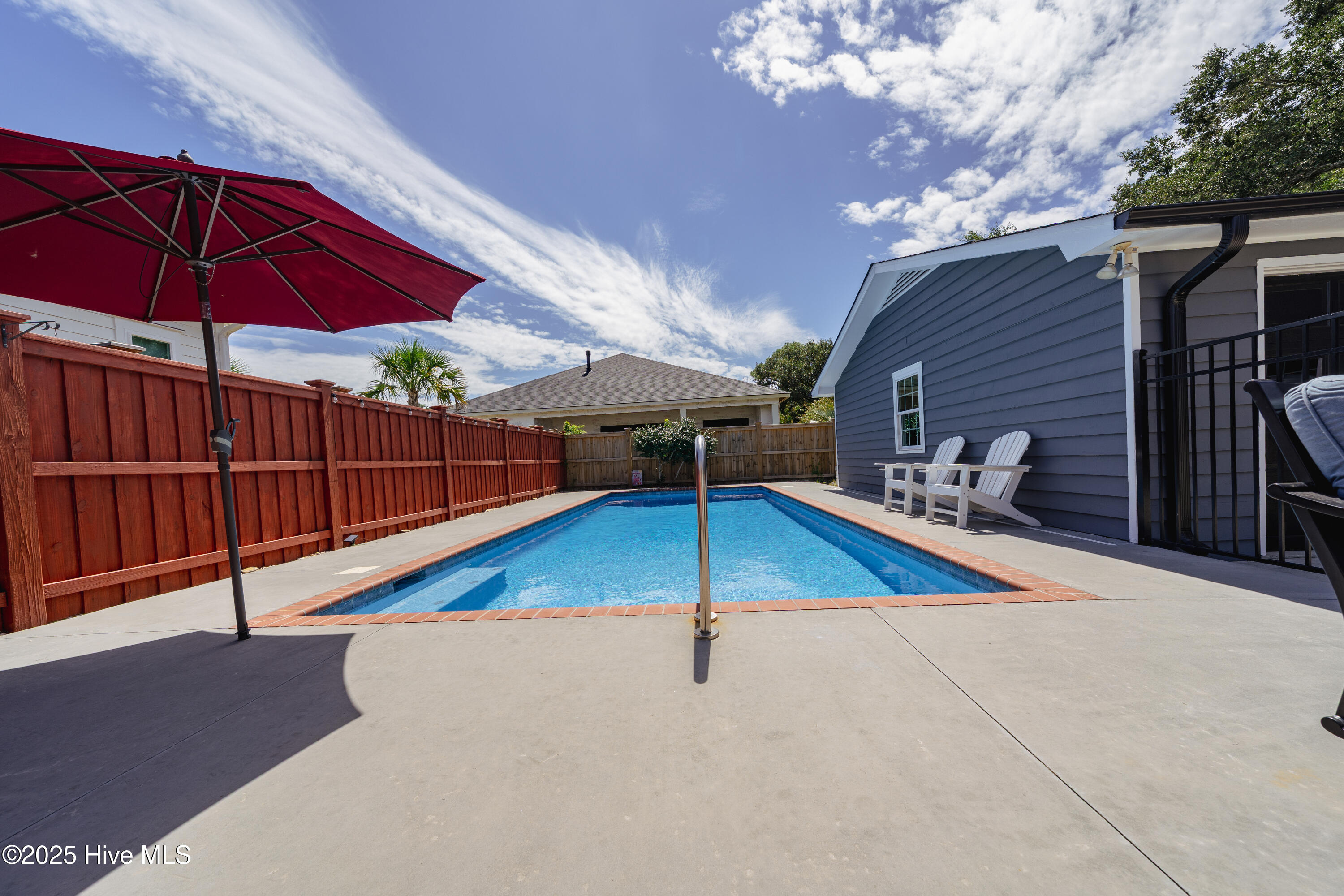 100531366 | Photo 13