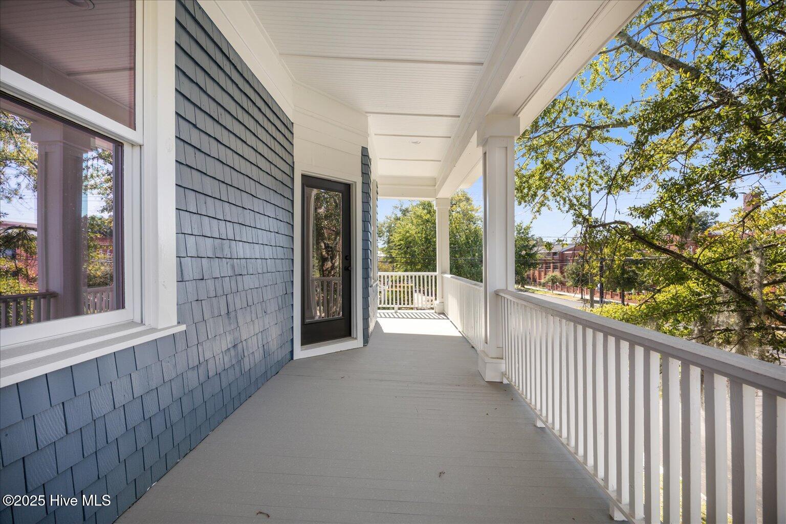 100537963 | Photo 39